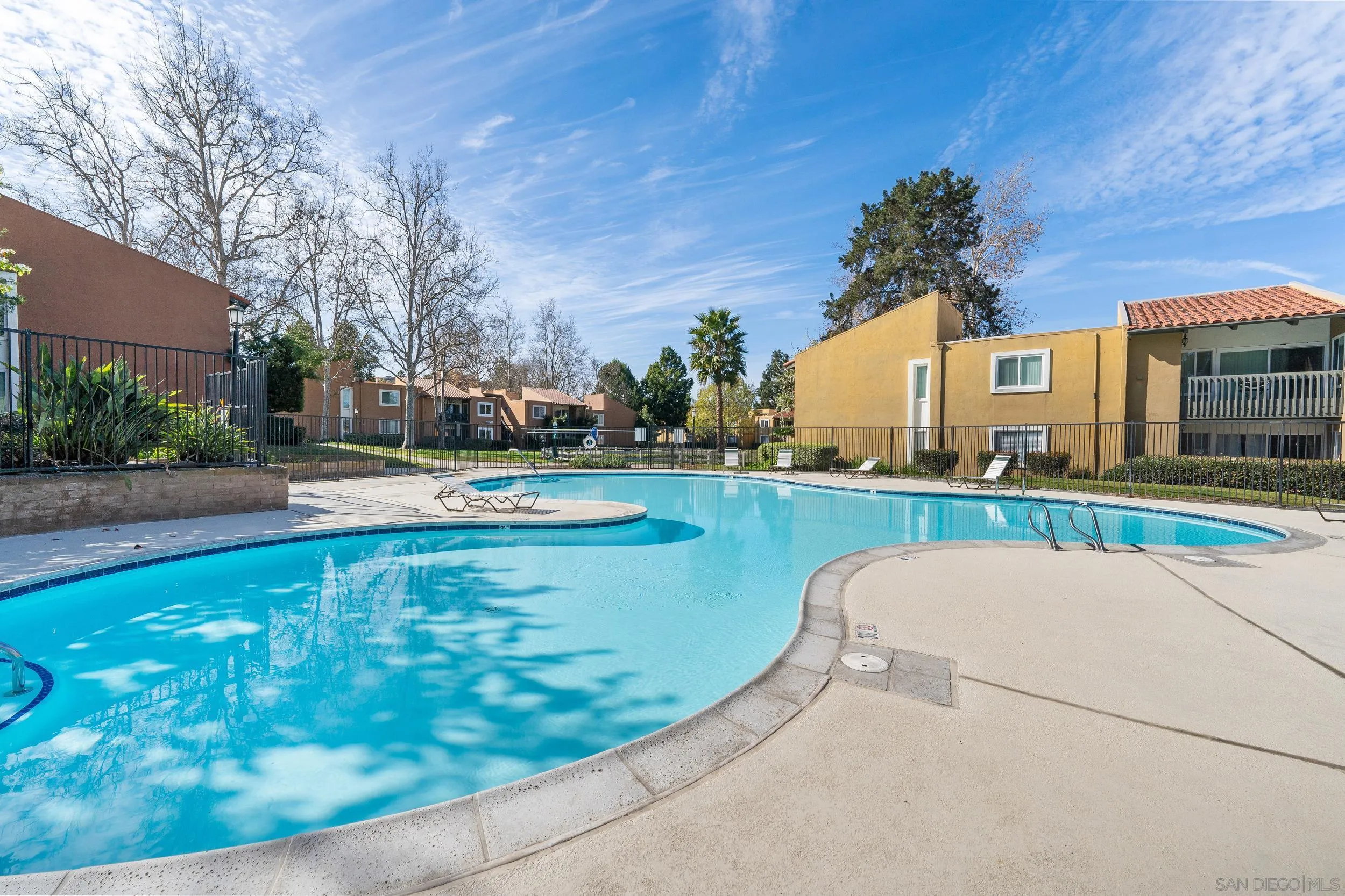 https://cdn.realtyfeed.com/cdn/127/260021217/12eb8147e30bd783643e1f9b0e941660.webp