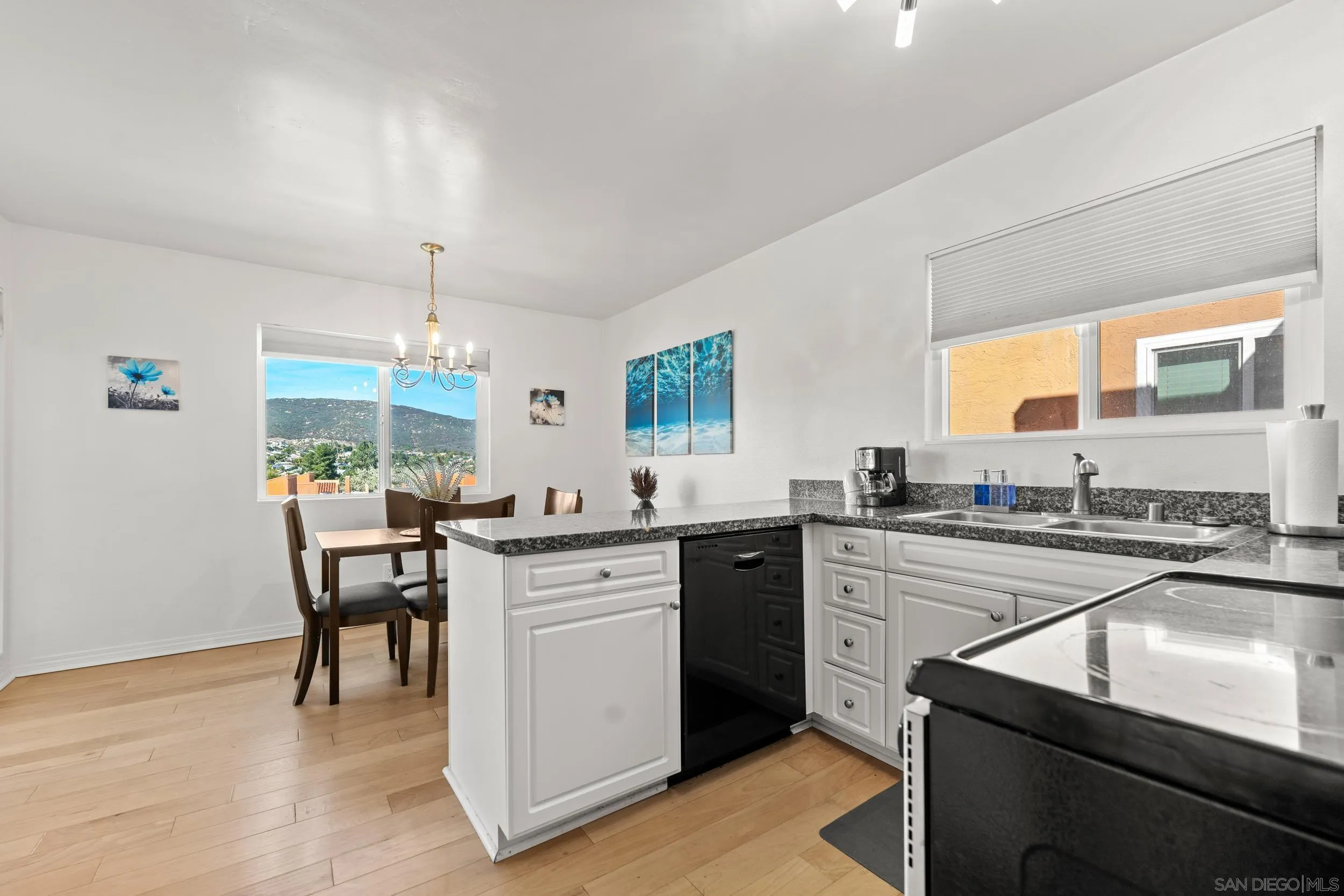 https://cdn.realtyfeed.com/cdn/127/260021217/22739a4e7e8551c687405c585aaf3103.webp