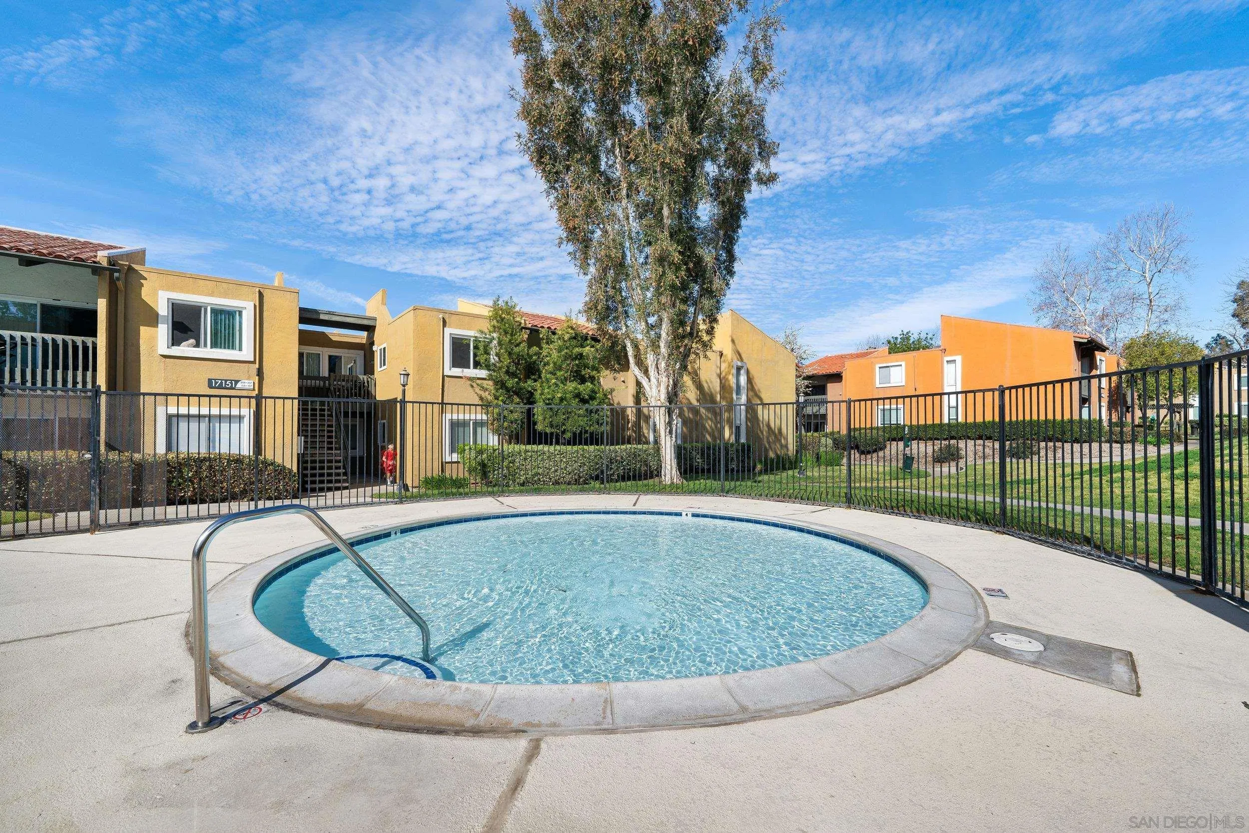 https://cdn.realtyfeed.com/cdn/127/260021217/2bcf1a2c0302b9db92a8ca0baa9ddebd.webp