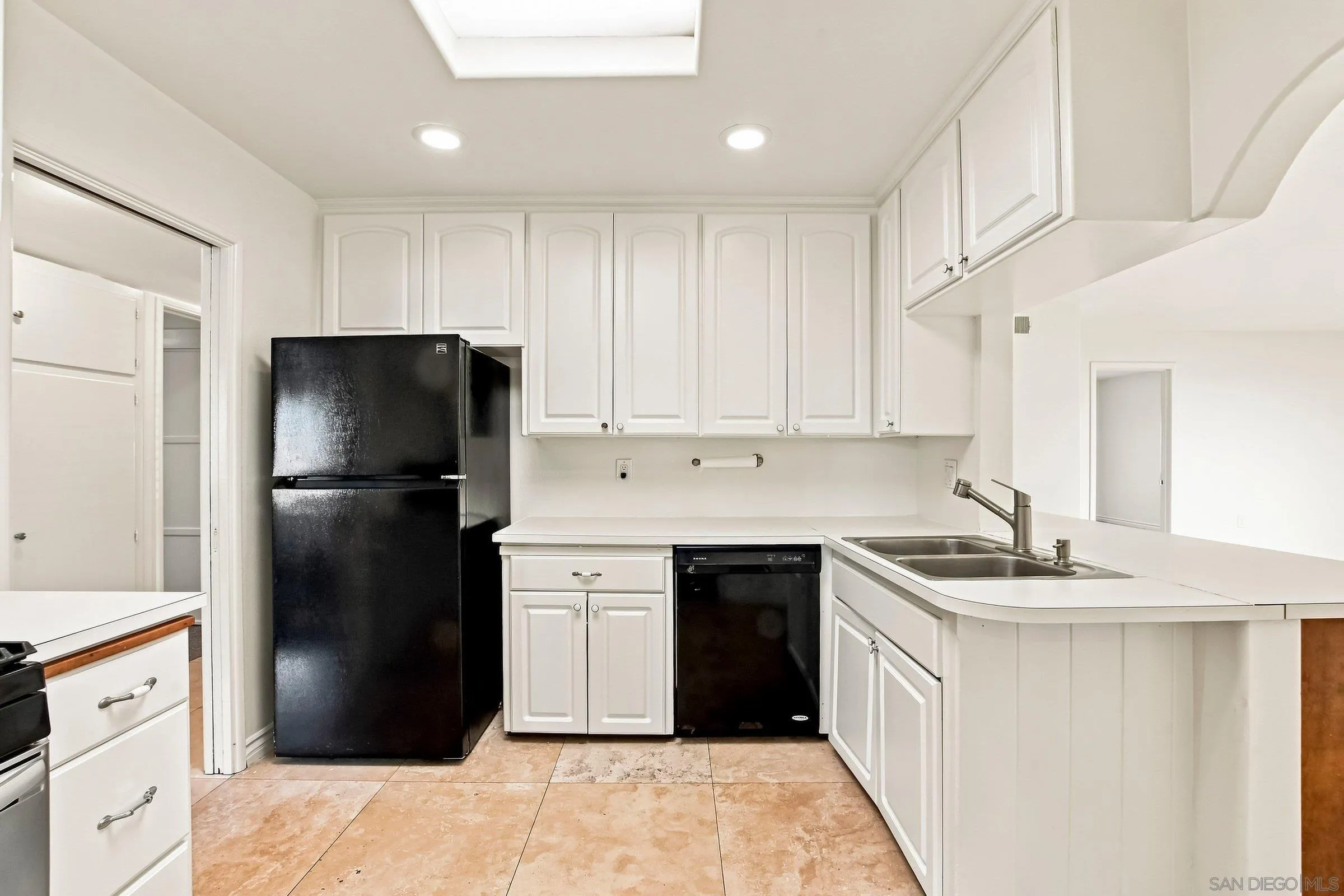 https://cdn.realtyfeed.com/cdn/127/260021218/01de3d62c803d88394843e032b471c8f.webp
