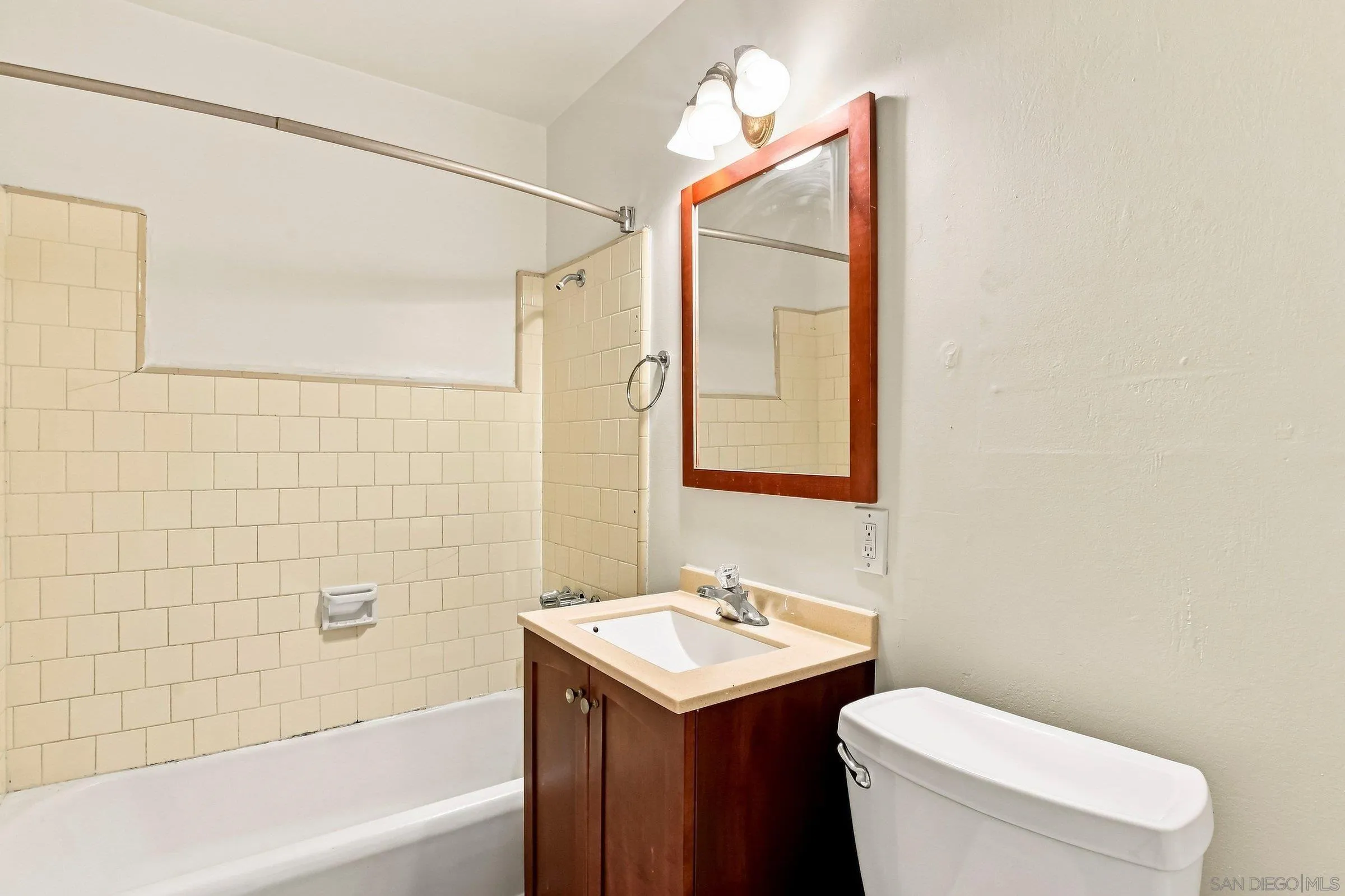 https://cdn.realtyfeed.com/cdn/127/260021218/8a528a37da6690b386f050b0eecd5561.webp