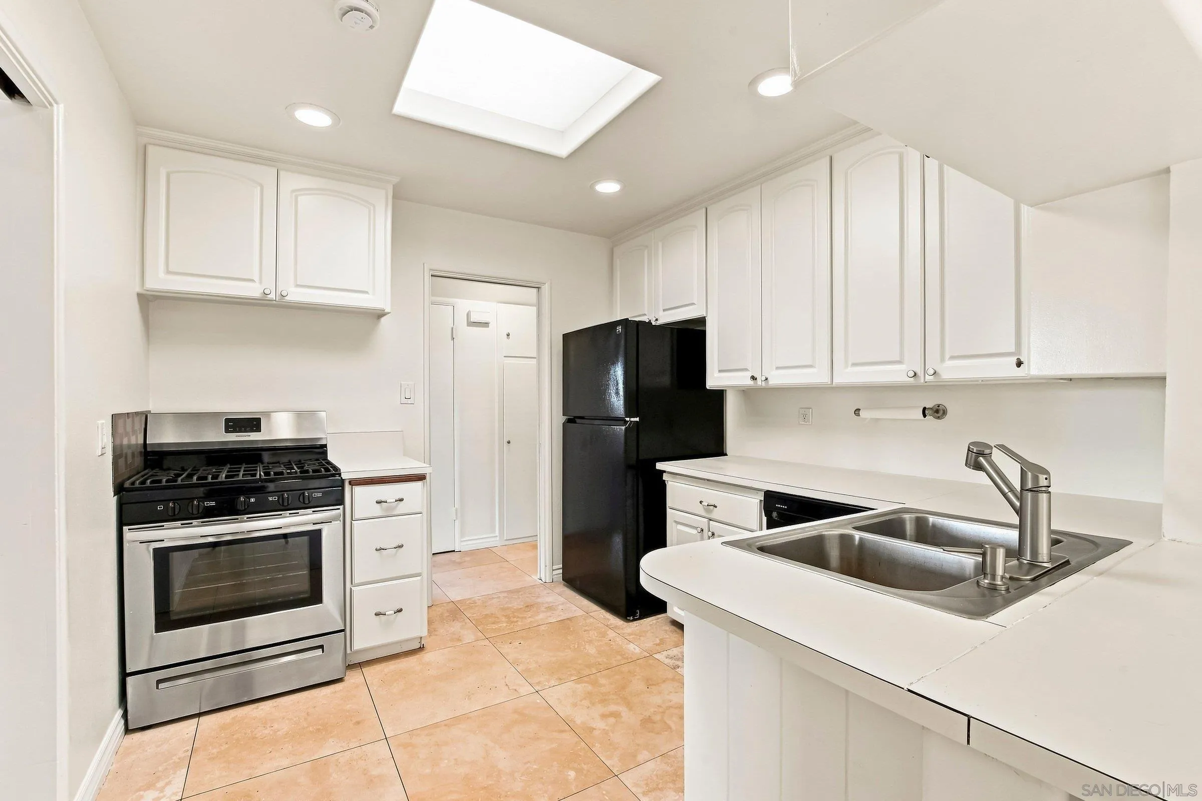 https://cdn.realtyfeed.com/cdn/127/260021218/9aa00501e982d1e1e099a06ec057e044.webp