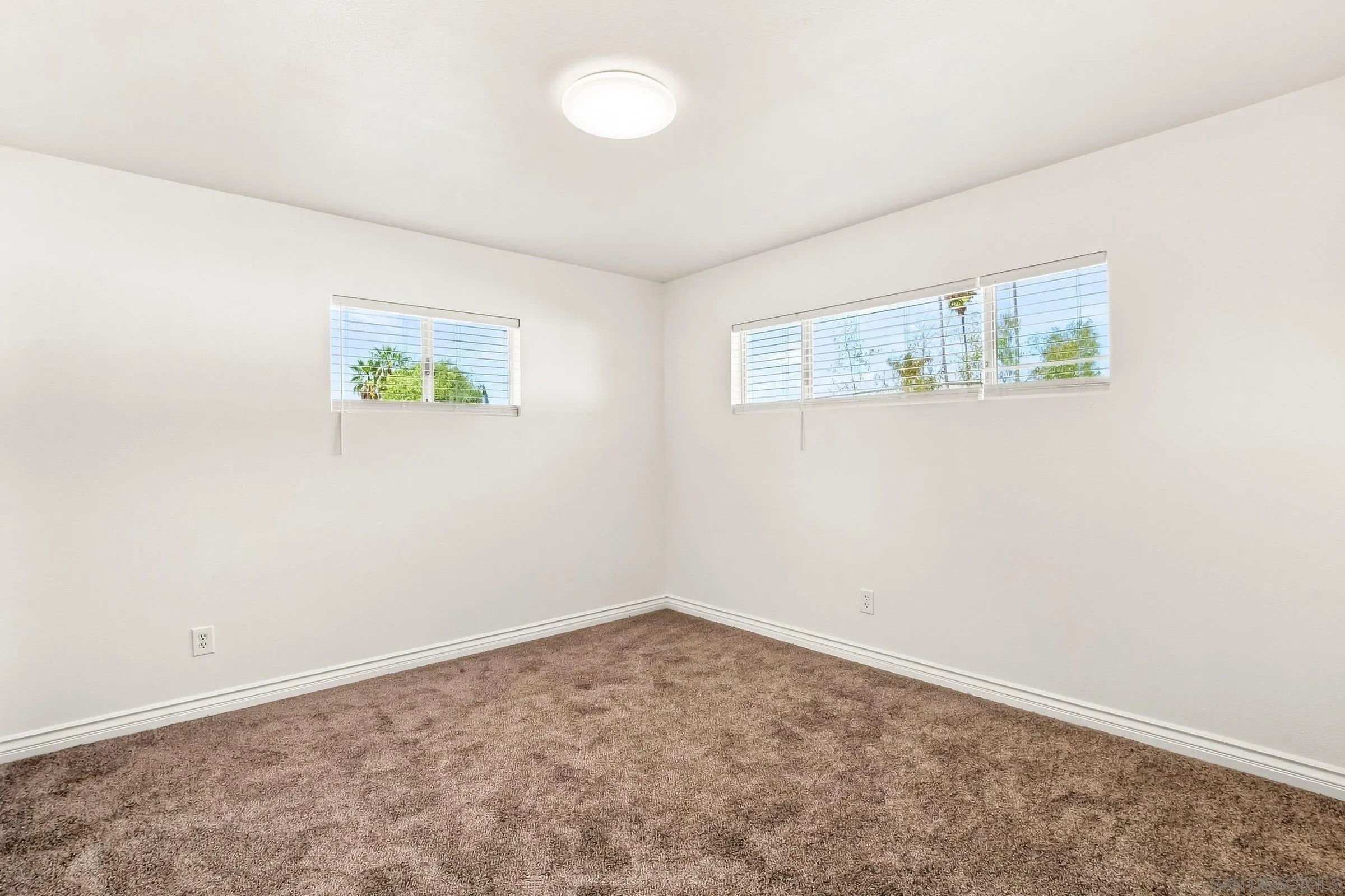 https://cdn.realtyfeed.com/cdn/127/260021218/bd427812190016dfd1cfe5a09214a6c7.webp