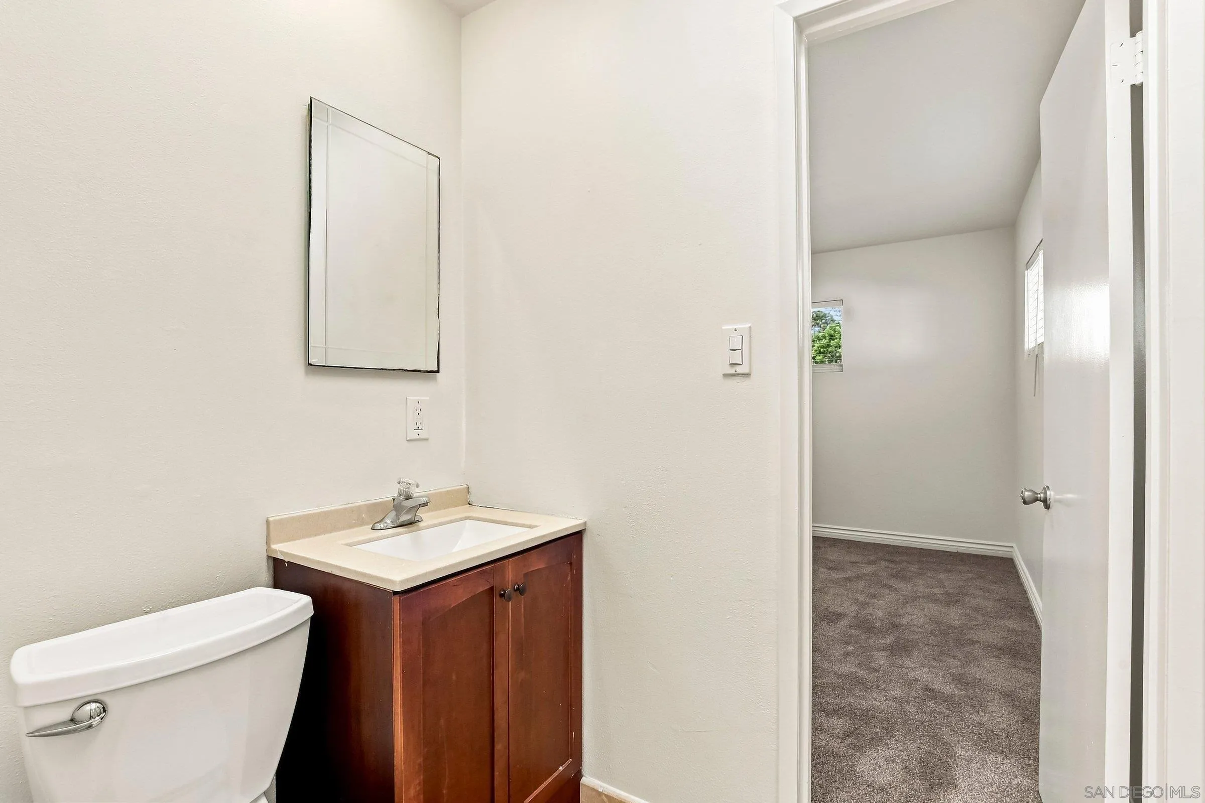 https://cdn.realtyfeed.com/cdn/127/260021218/c956e04287f38864848bd9195b8306be.webp