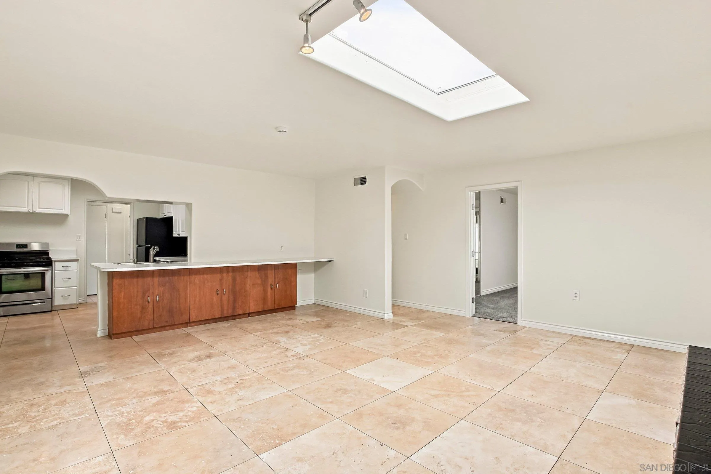 https://cdn.realtyfeed.com/cdn/127/260021218/d91d388b506ce0608c75c676447efdd2.webp