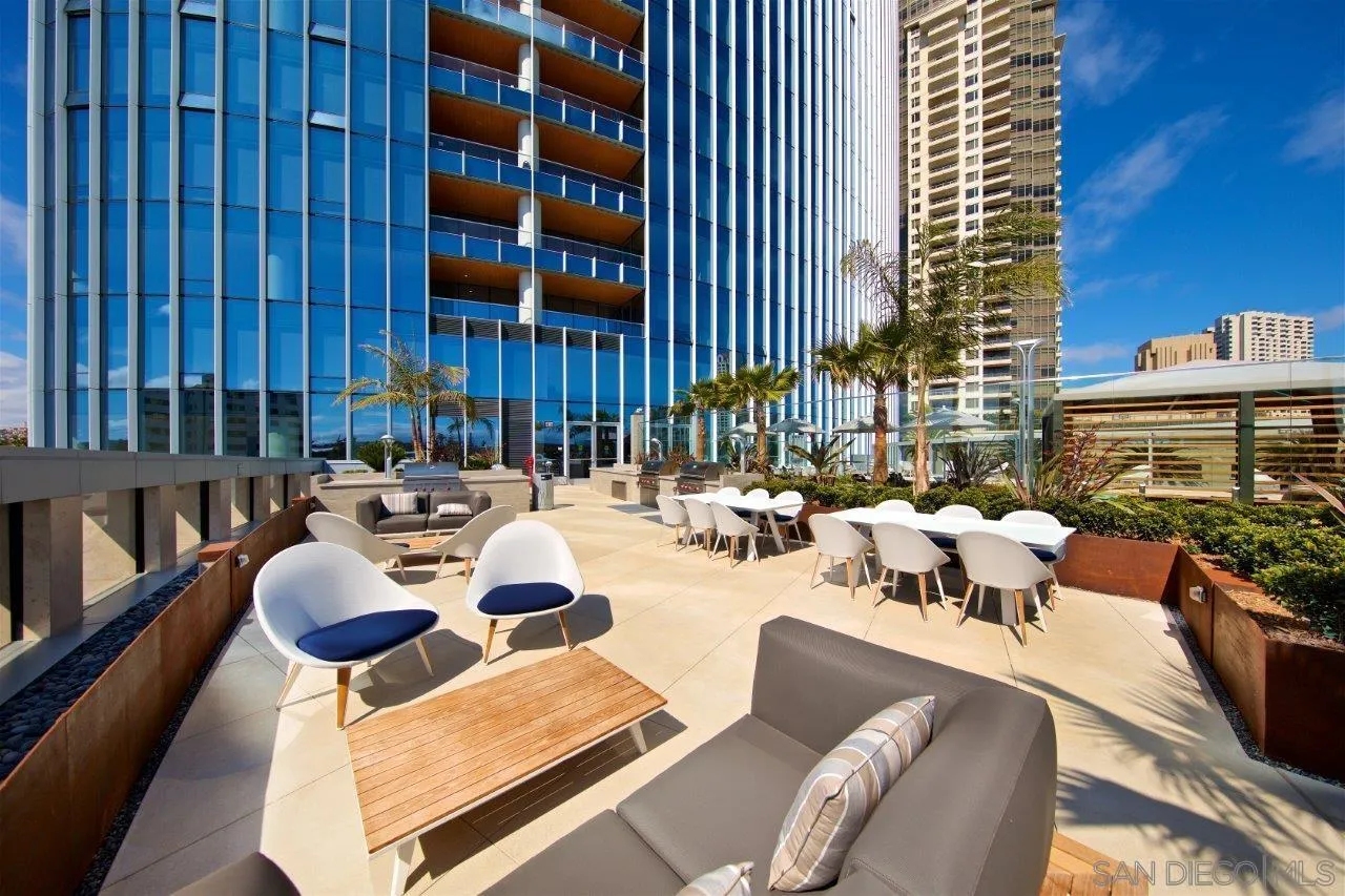 https://cdn.realtyfeed.com/cdn/127/260021221/16db57767644c9ccf5f9dc7a85cc04d6.webp