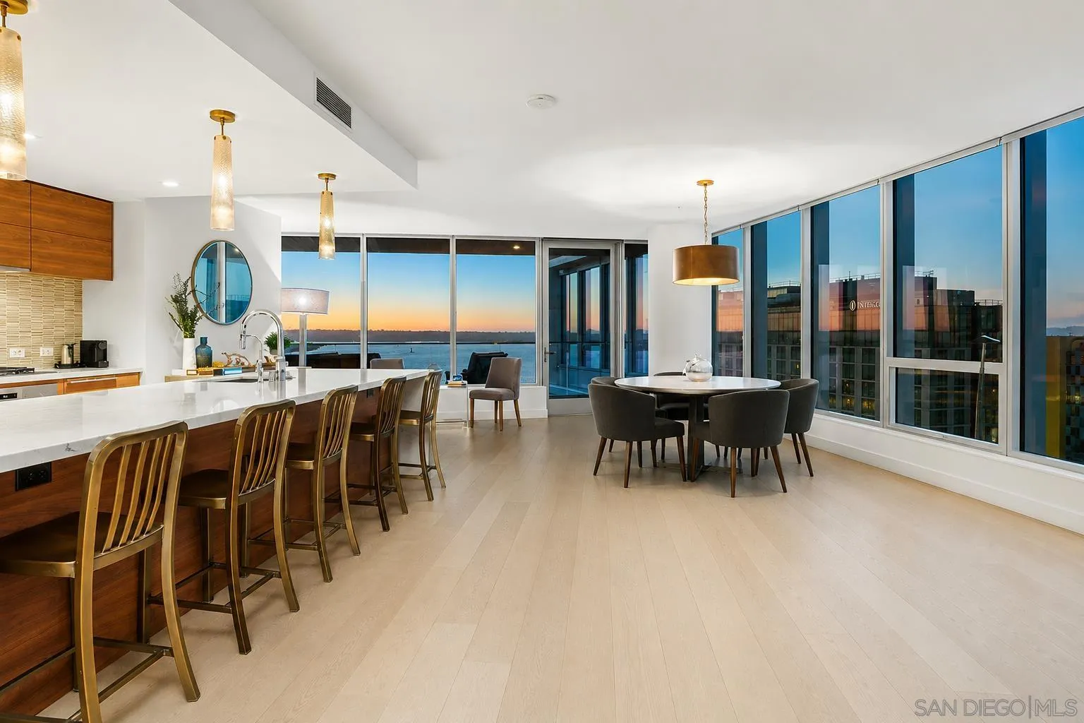 https://cdn.realtyfeed.com/cdn/127/260021221/1da04f57b5db6c1e48bf6cbf187a9476.webp