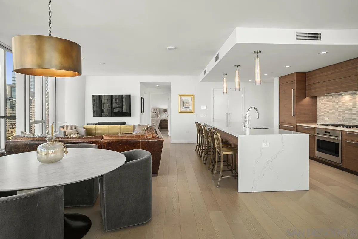 https://cdn.realtyfeed.com/cdn/127/260021221/1e0127c08a02f22fbbe89e2025bf035f.webp