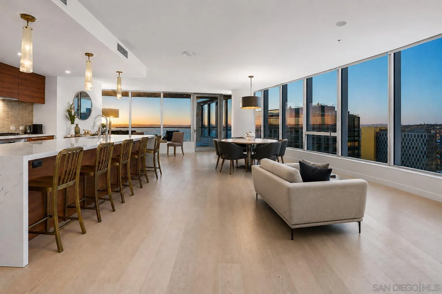 https://cdn.realtyfeed.com/cdn/127/260021221/63fc5f88b44d5d5672b9946273f19034.webp