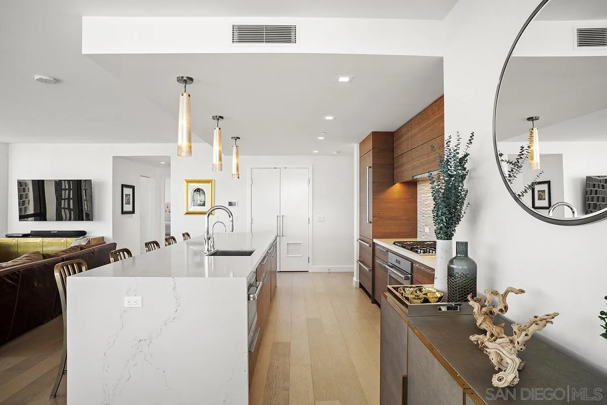 https://cdn.realtyfeed.com/cdn/127/260021221/7bfa553cac650f9dde4cfc72fc7603e8.webp