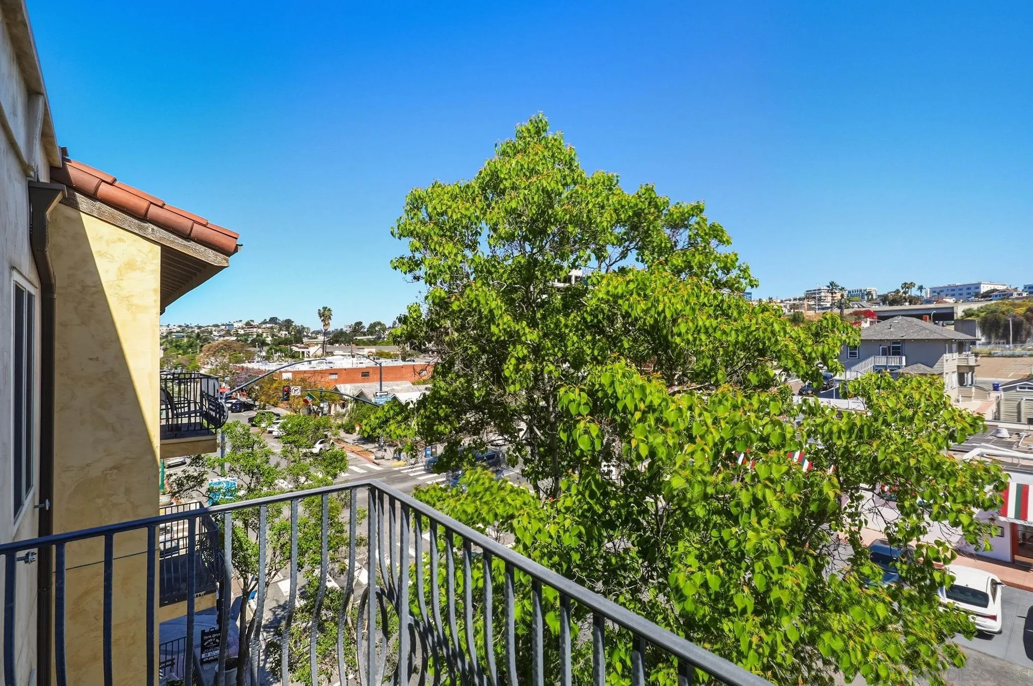 https://cdn.realtyfeed.com/cdn/127/260021229/22856881972b3a3e062e1629a42a5174.webp
