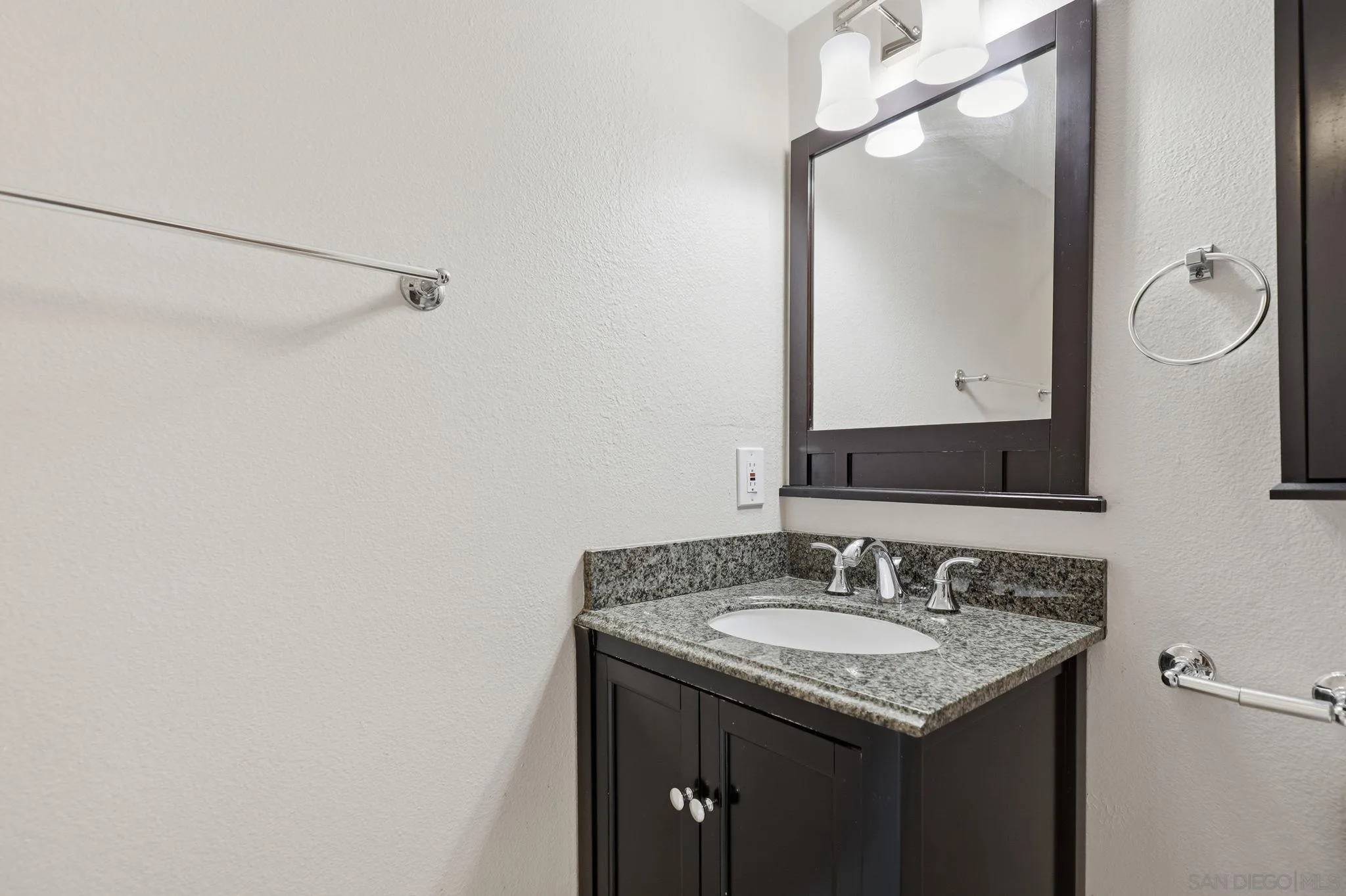 https://cdn.realtyfeed.com/cdn/127/260021229/670f4064b0171c84d10ccc1d42e040ac.webp