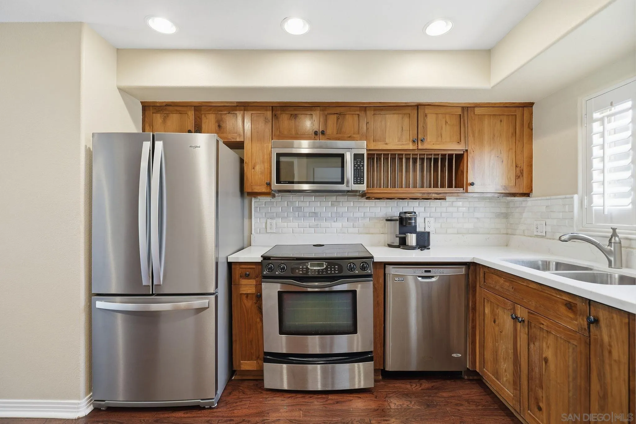 https://cdn.realtyfeed.com/cdn/127/260021229/6edc2b12c1a6c33c3ec6048d6e3bfab1.webp