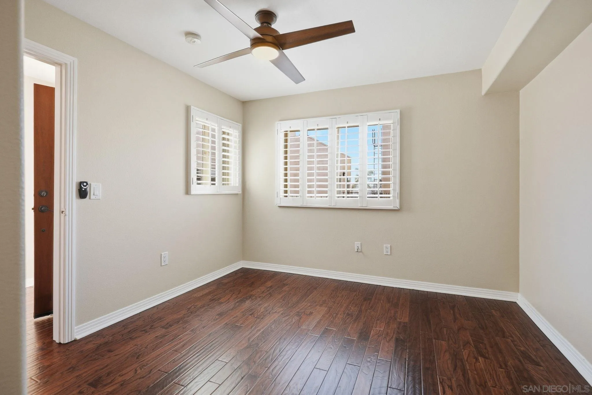 https://cdn.realtyfeed.com/cdn/127/260021229/b4146c9e7b19ab40664cbe450a6864ca.webp