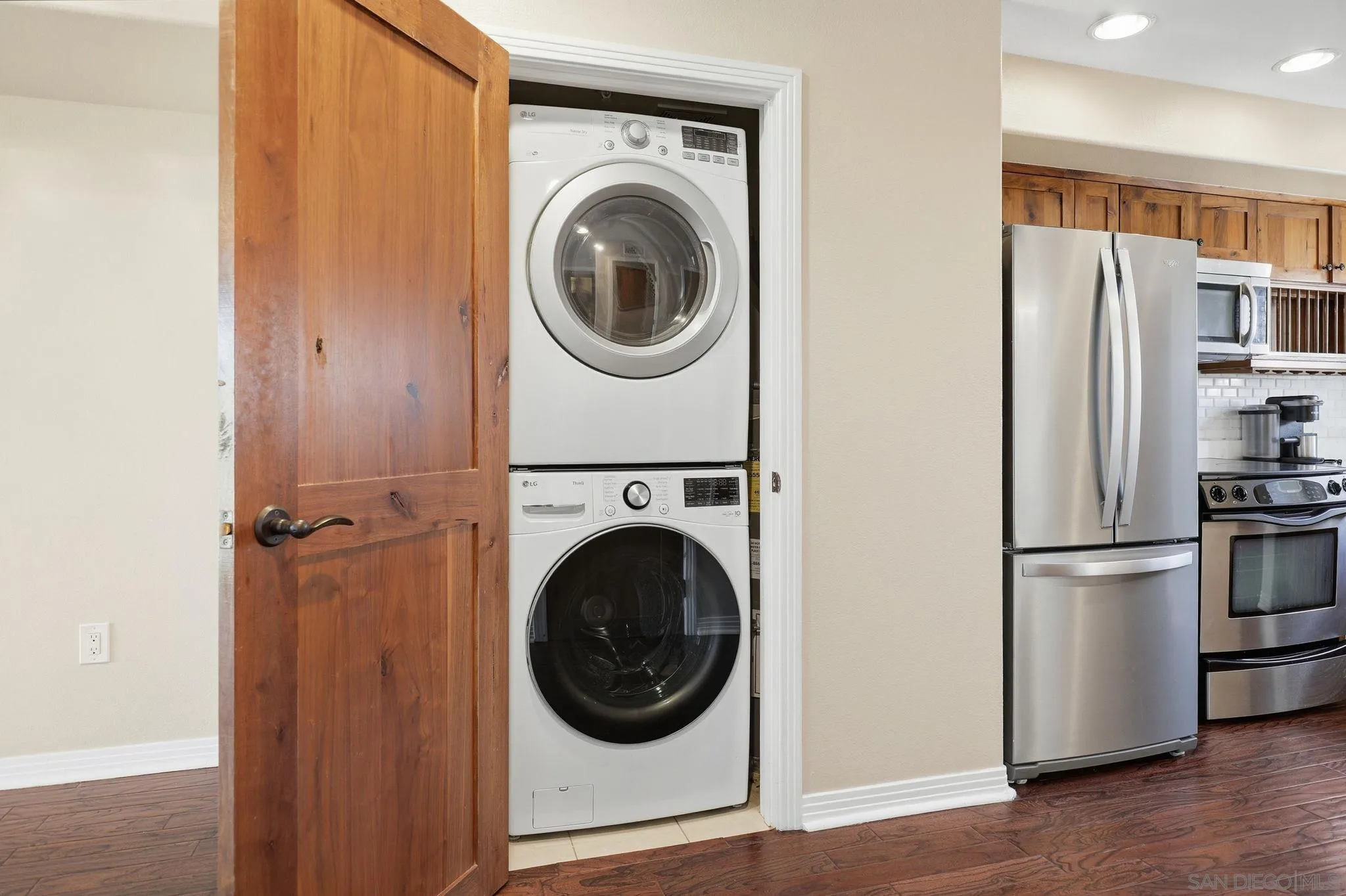 https://cdn.realtyfeed.com/cdn/127/260021229/e65636c878f2938ce54f79f9164fd40f.webp