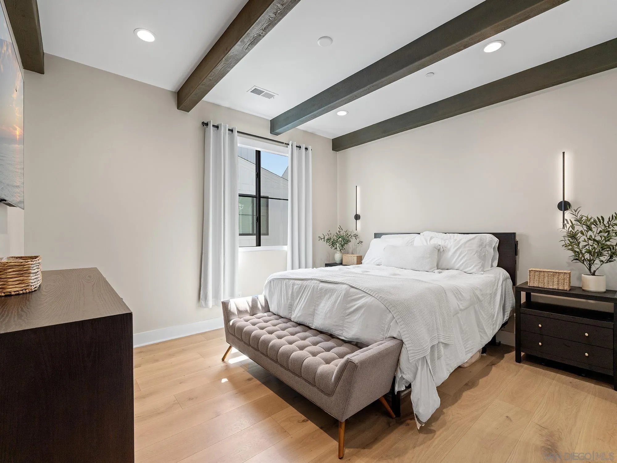 https://cdn.realtyfeed.com/cdn/127/260021231/094e91bffa2c26355ef55e5383df181b.webp
