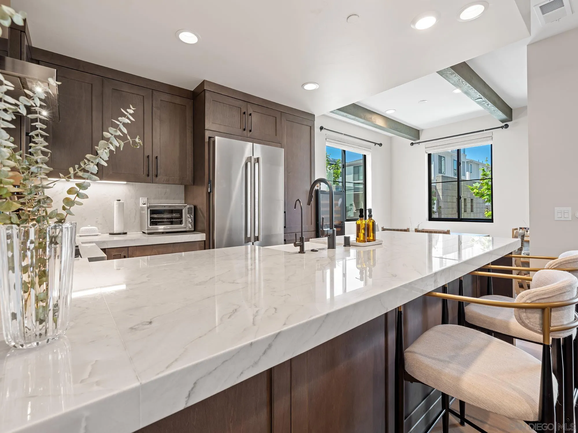https://cdn.realtyfeed.com/cdn/127/260021231/2ec7b0d7827e8b25c2fba76cbbab4d15.webp