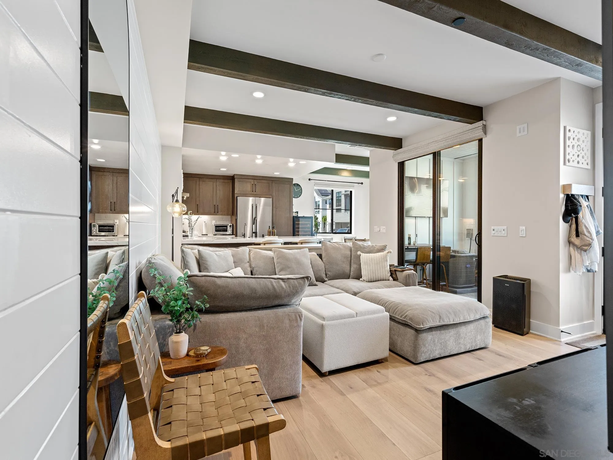 https://cdn.realtyfeed.com/cdn/127/260021231/9c3cbd0e2852b06791c733fdafbc2eab.webp