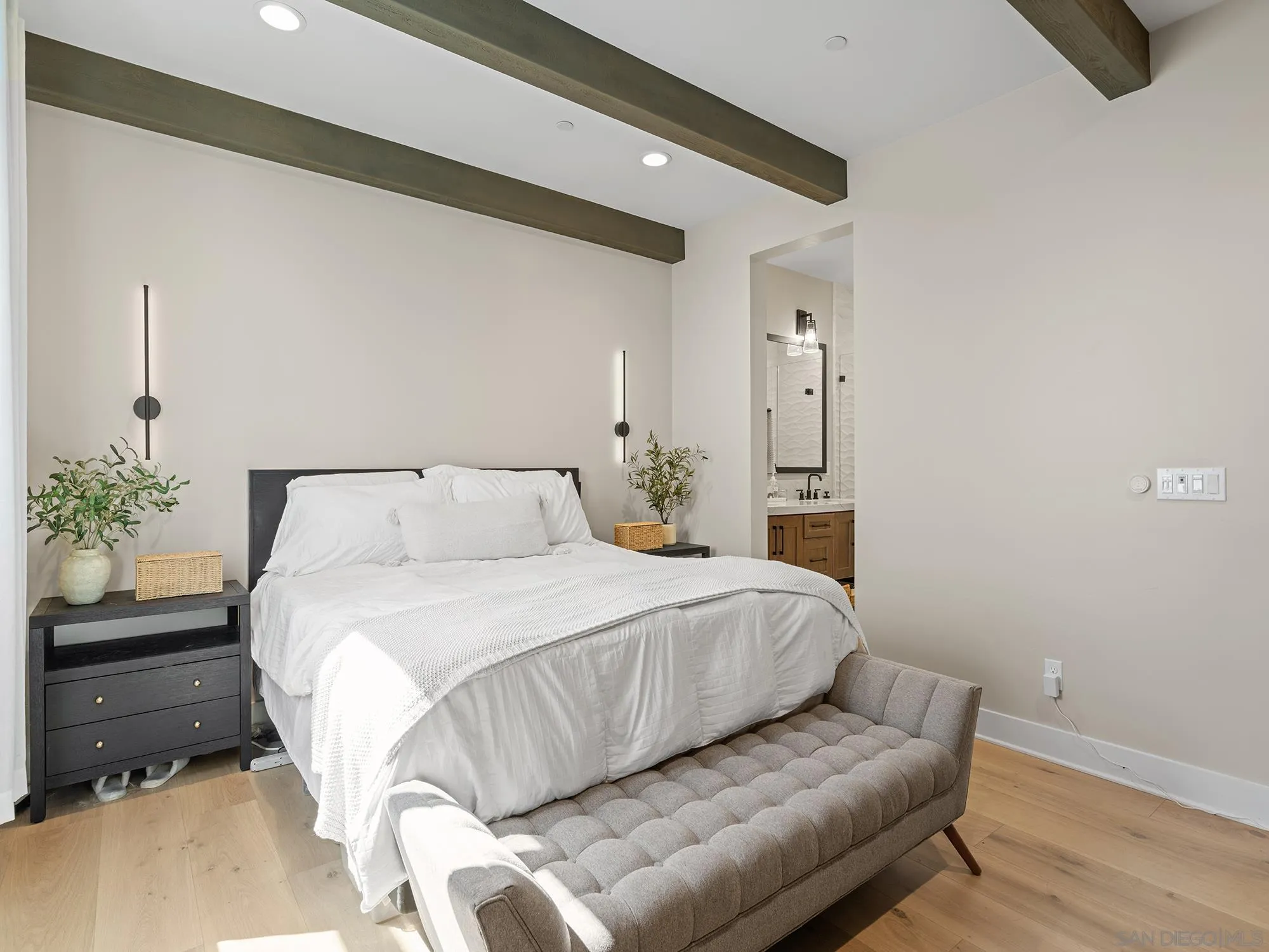https://cdn.realtyfeed.com/cdn/127/260021231/a3af4e87c0c86d58d135033ddbd9b349.webp