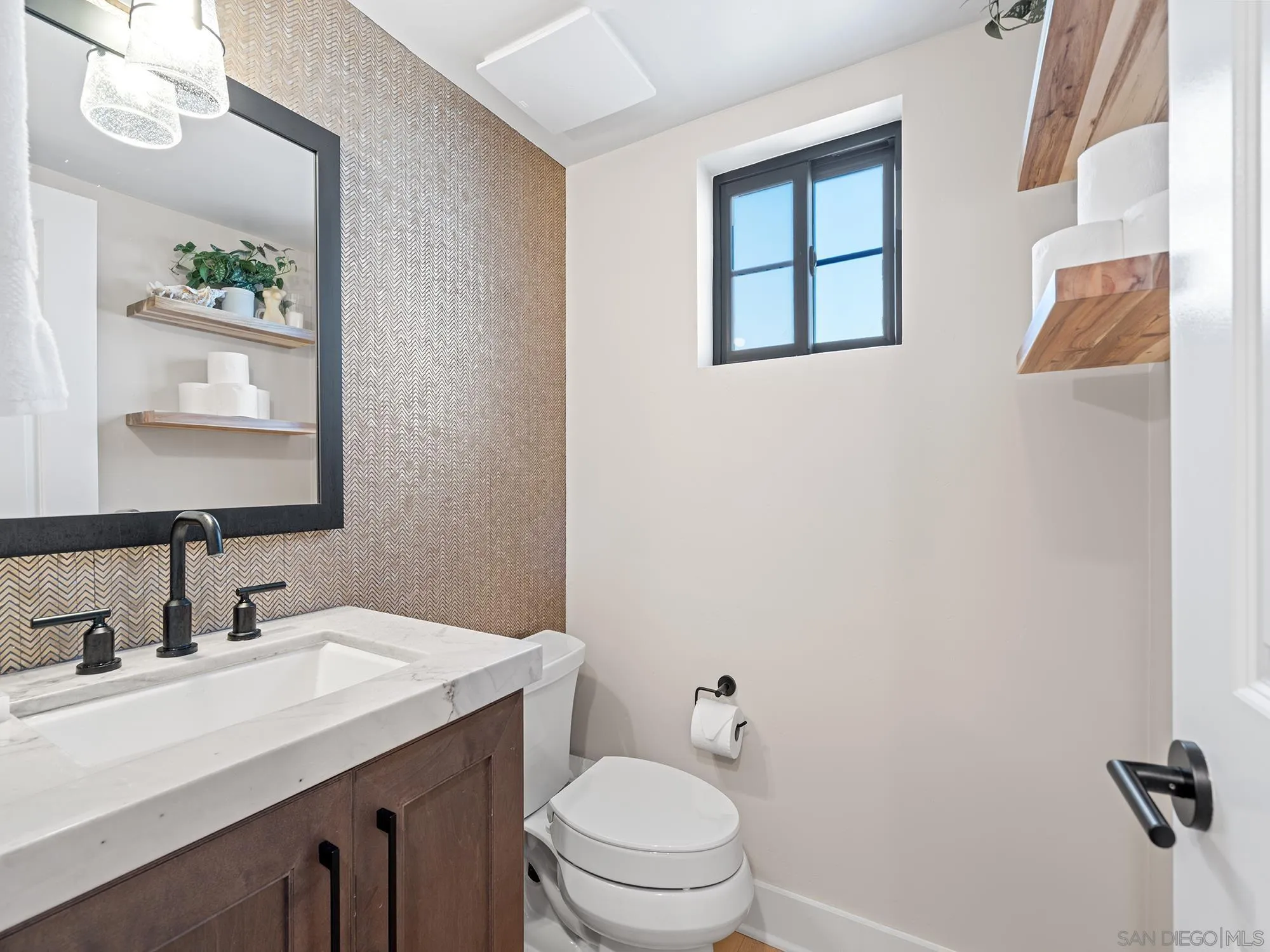 https://cdn.realtyfeed.com/cdn/127/260021231/a582d19affe760cdbb8f6460a98dad0f.webp