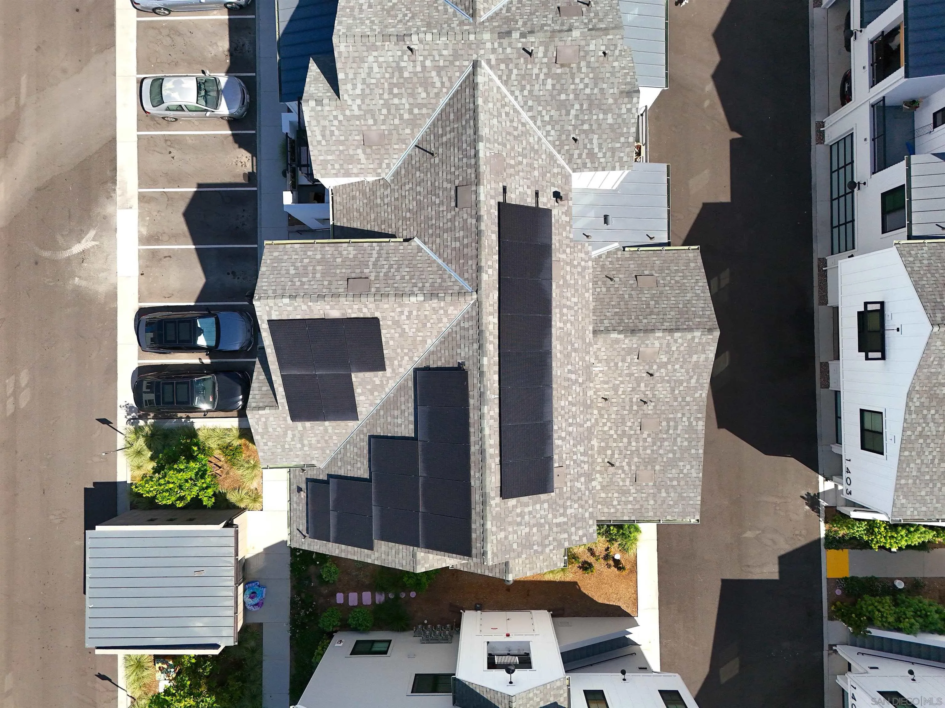 https://cdn.realtyfeed.com/cdn/127/260021231/a8eb18757e1dc893c029022bd449d966.webp