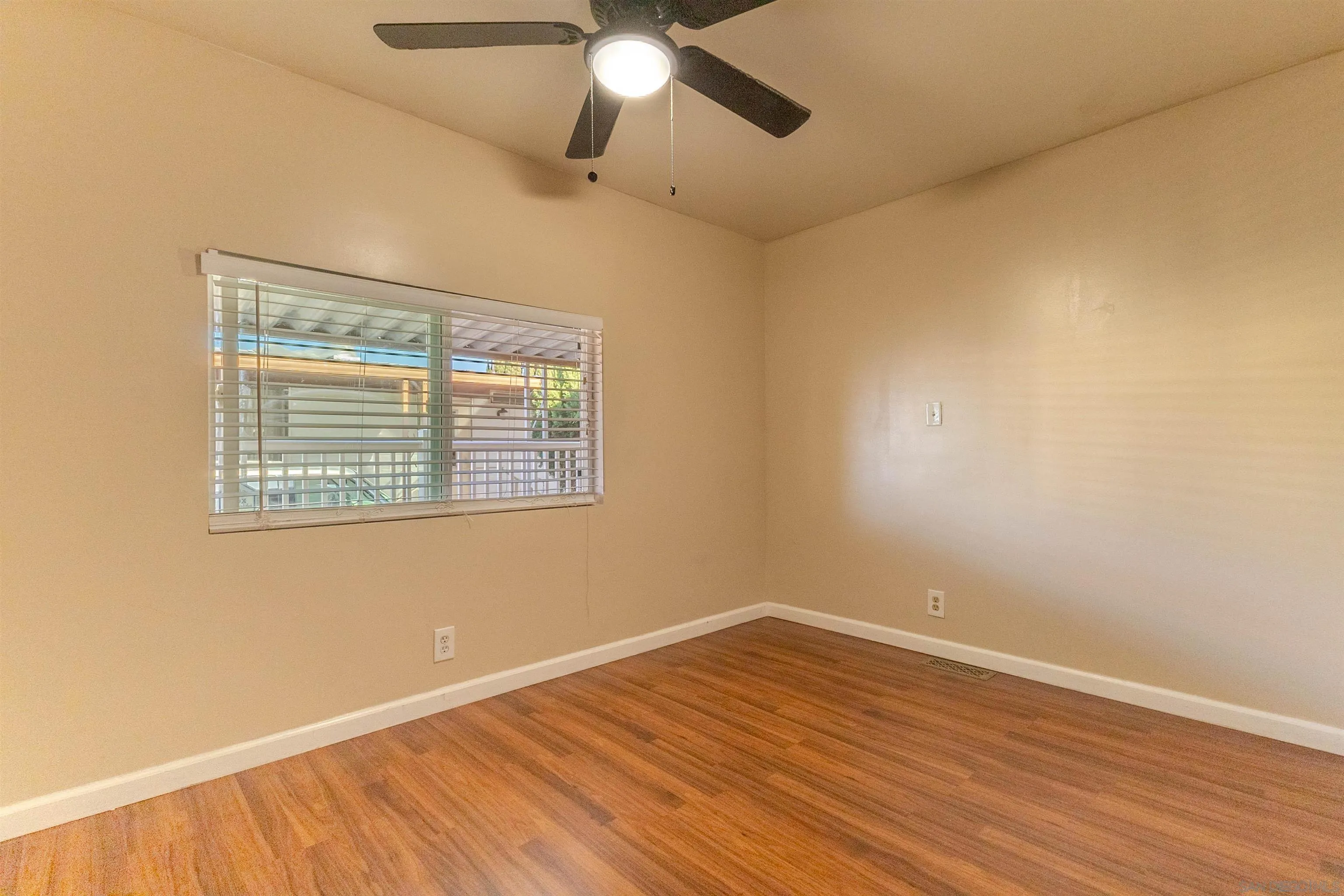 https://cdn.realtyfeed.com/cdn/127/260021232/c373e34bb9da05be4846b4071f18af67.webp