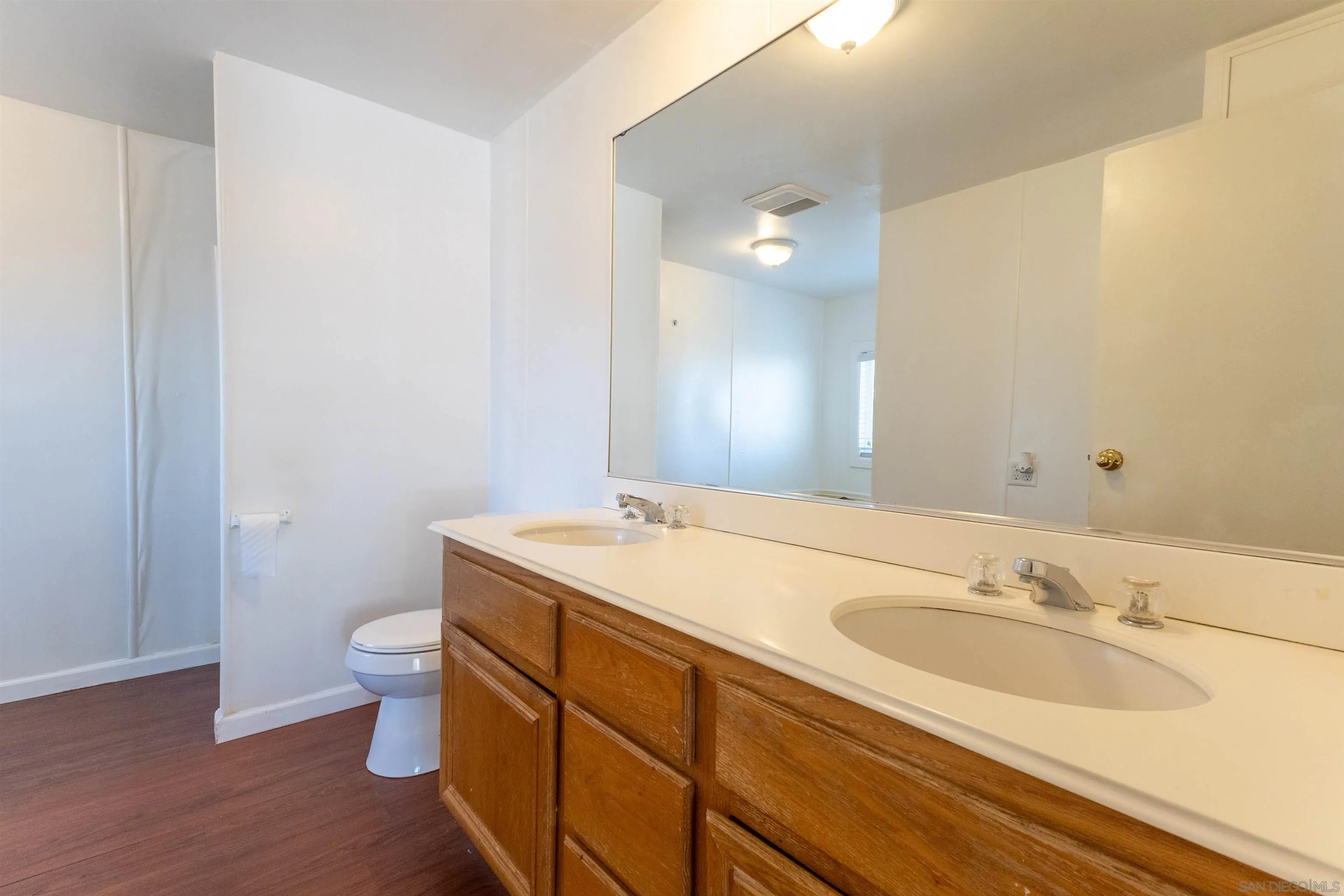 https://cdn.realtyfeed.com/cdn/127/260021232/c894bb3a25dec714a03fa2b7ad491486.webp