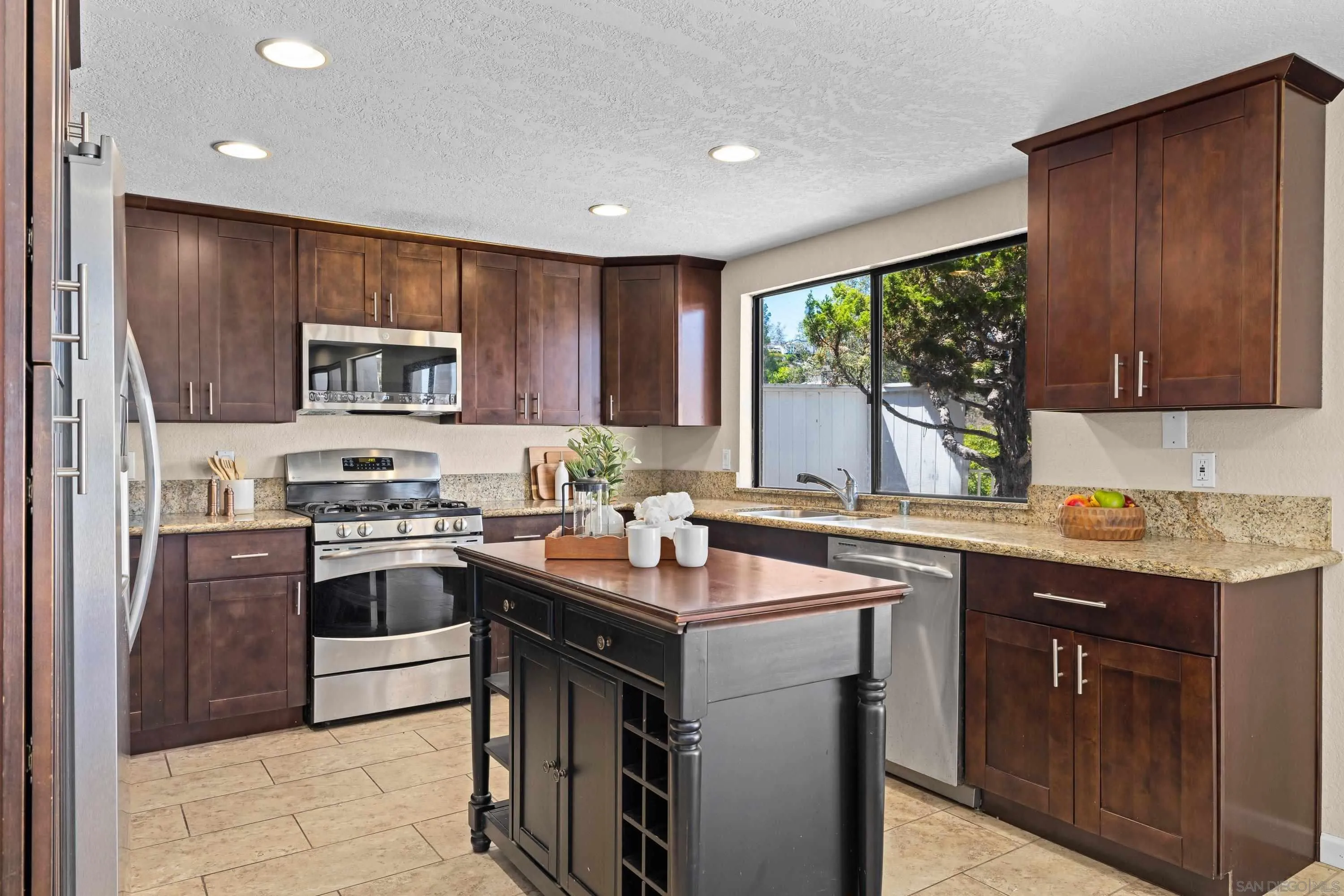 https://cdn.realtyfeed.com/cdn/127/260021236/2c23b4649cdc2b525b90e583fe12da4c.webp