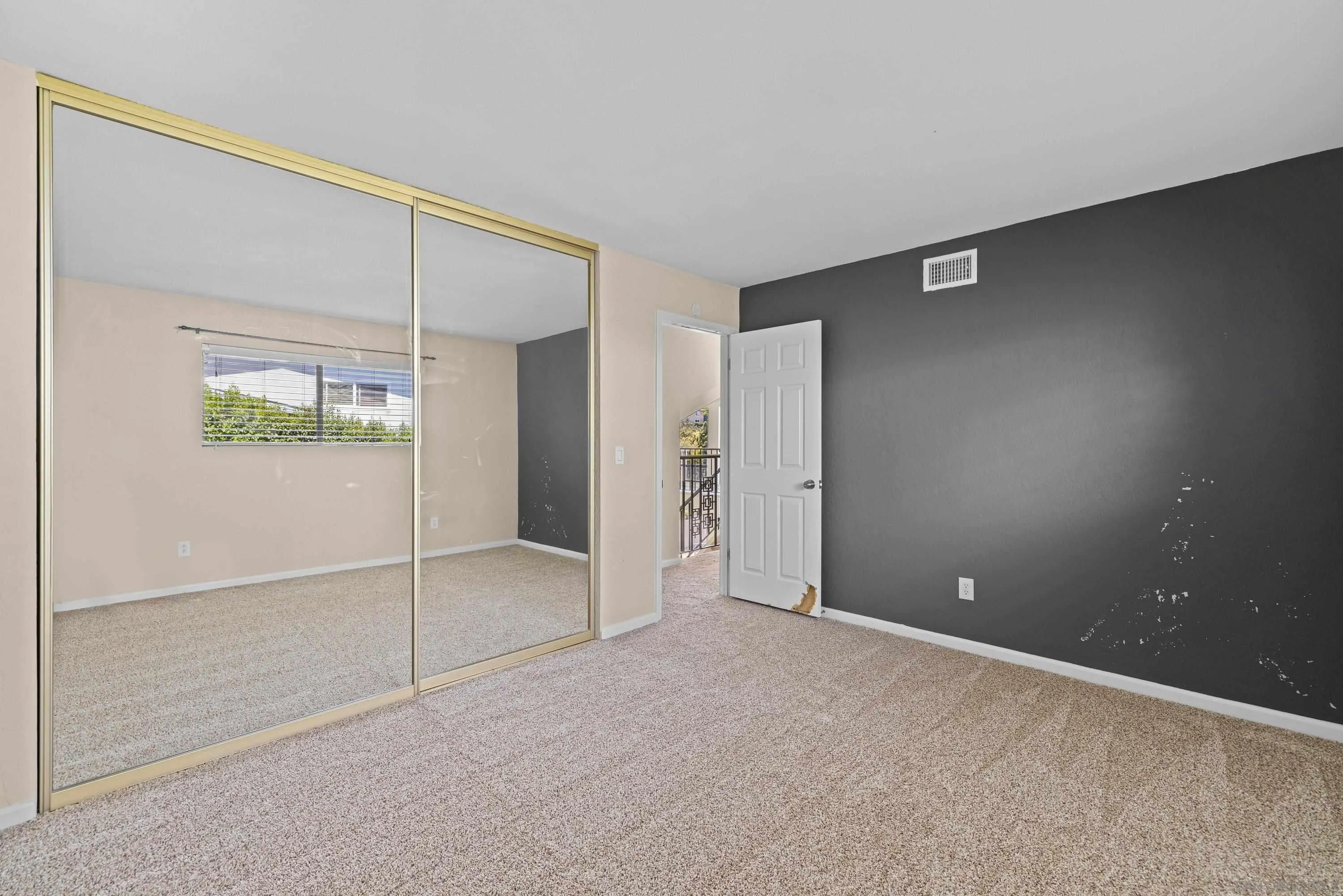 https://cdn.realtyfeed.com/cdn/127/260021236/34800d03c3c88be092b1b62a780e2db6.webp