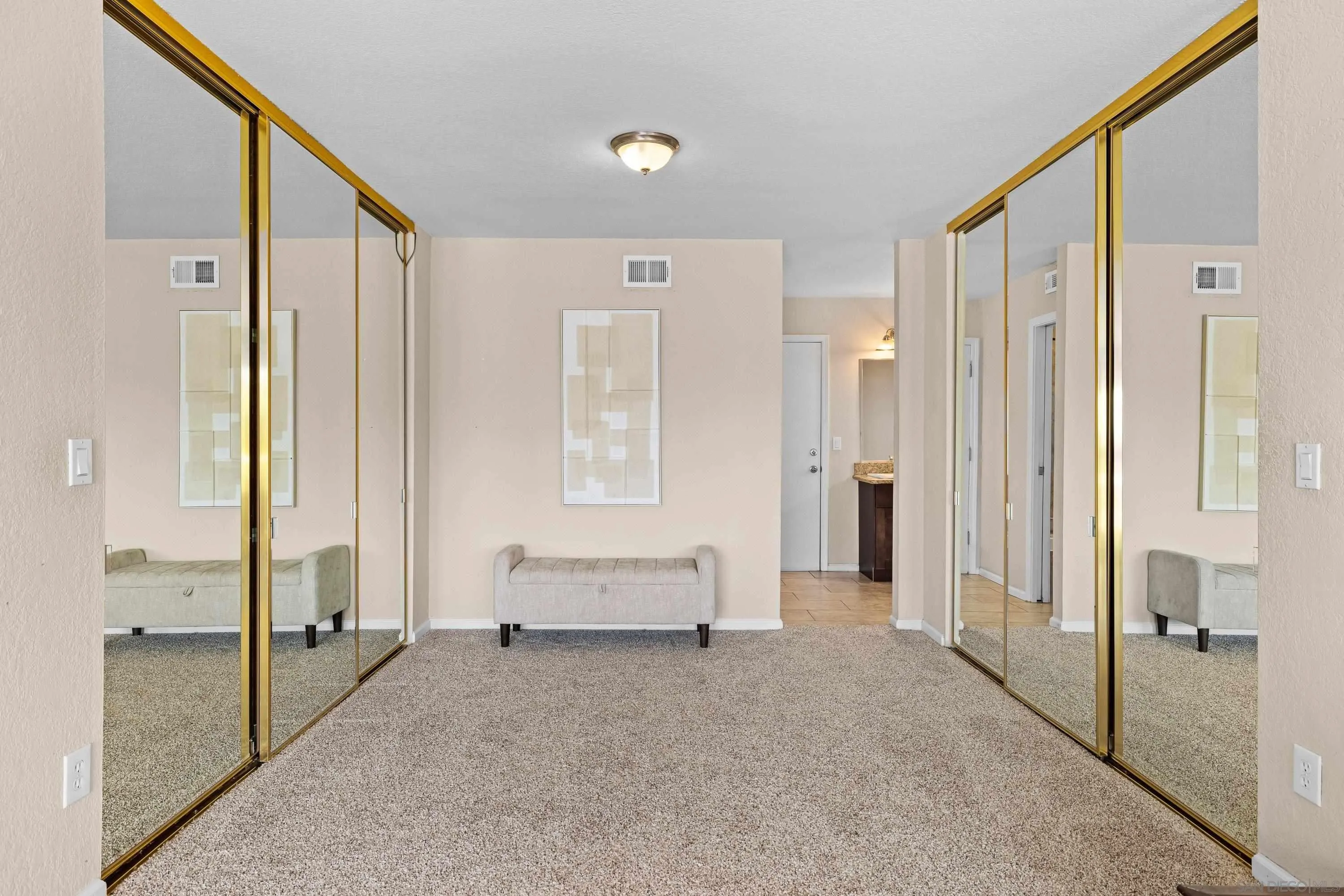 https://cdn.realtyfeed.com/cdn/127/260021236/8e45294fd9e9e7816ebf2af2d117b695.webp