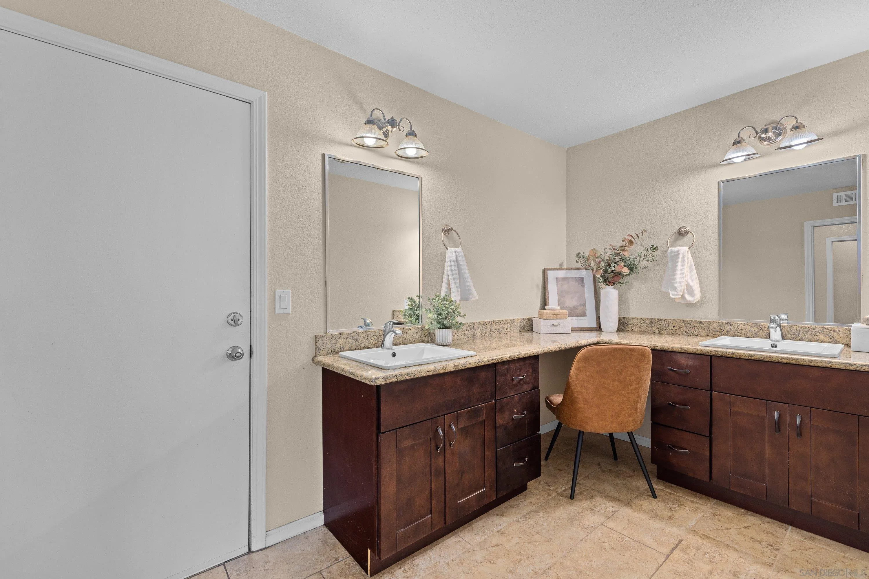 https://cdn.realtyfeed.com/cdn/127/260021236/910379d192db3850da062ad3fbc97c57.webp