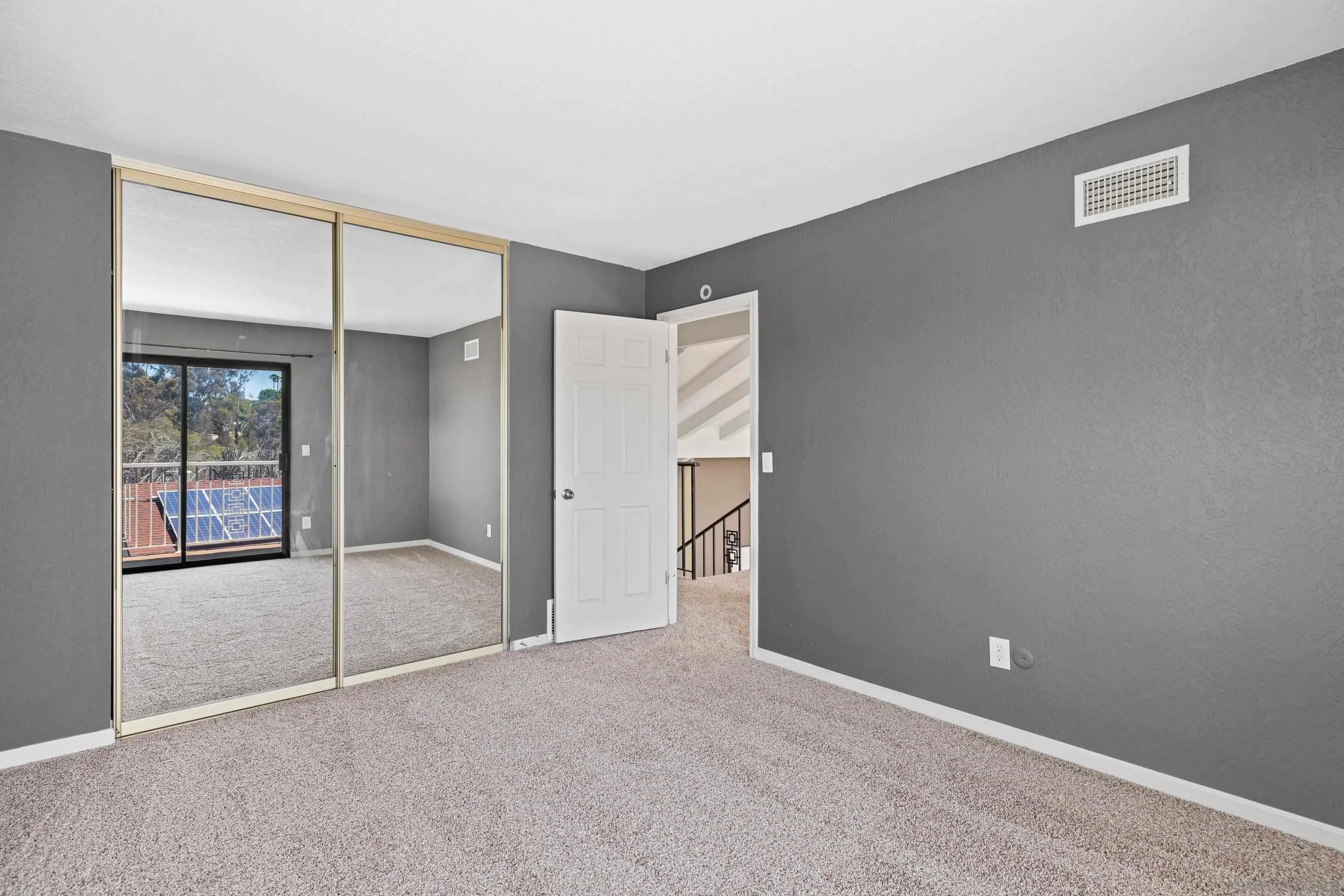 https://cdn.realtyfeed.com/cdn/127/260021236/a12abd839647e0d0b4f0d5874cff041b.webp