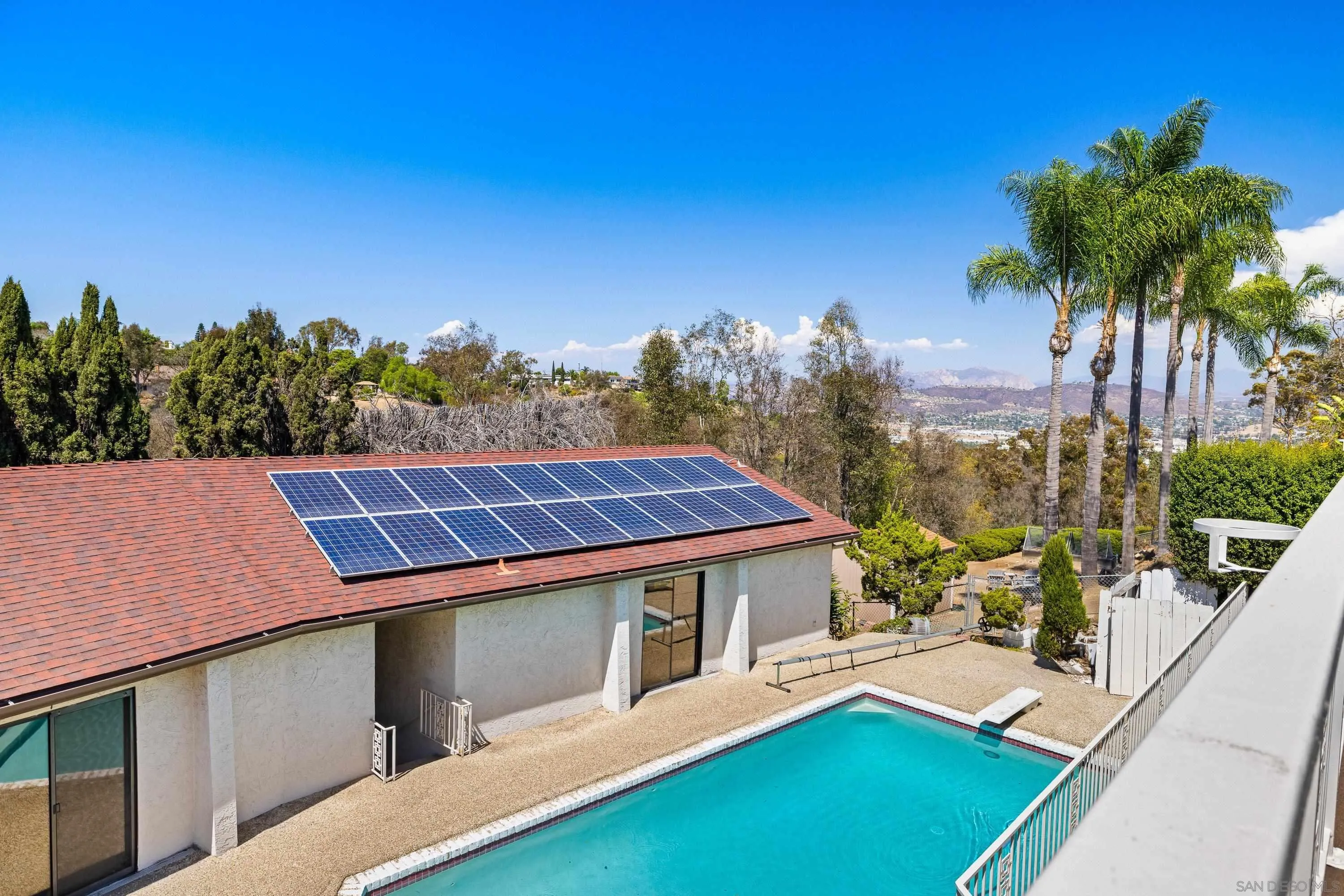 https://cdn.realtyfeed.com/cdn/127/260021236/d344d3b6c98976057db38b00019f60b0.webp