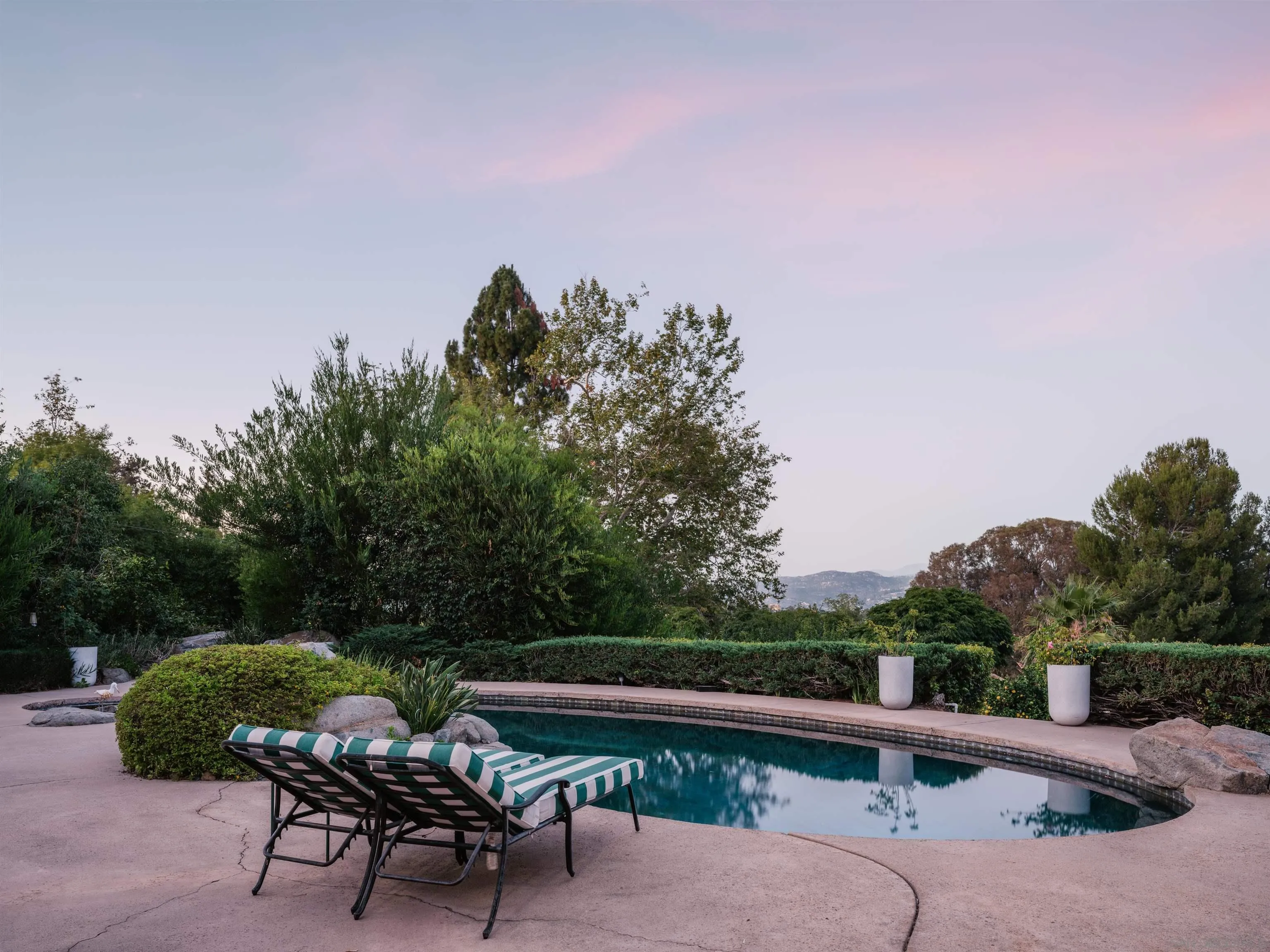 https://cdn.realtyfeed.com/cdn/127/260021240/10e31fb9c7370b6c69be30cf178cad61.webp