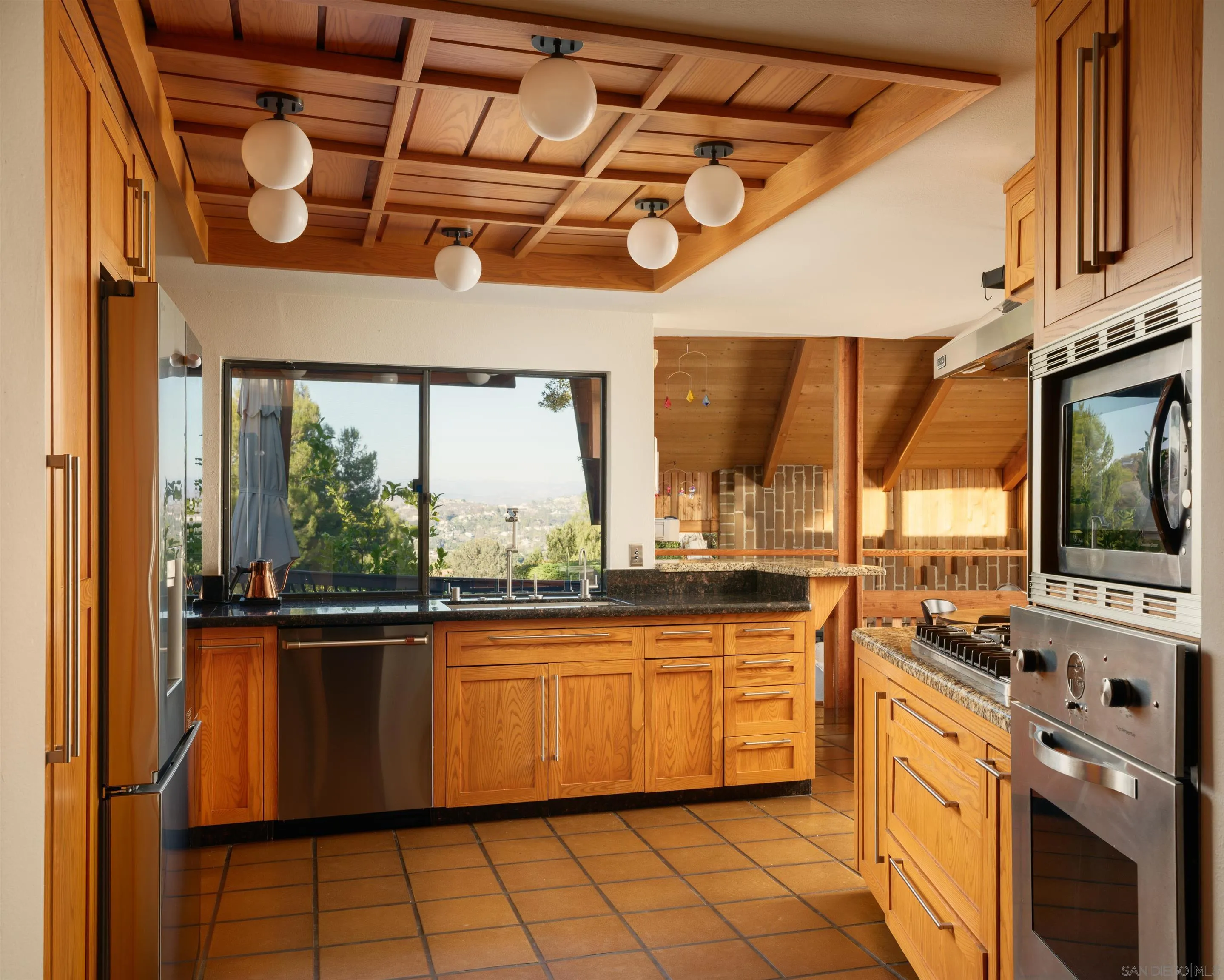 https://cdn.realtyfeed.com/cdn/127/260021240/33f40ca24e9f2dce7eb5ad8904b1ba45.webp