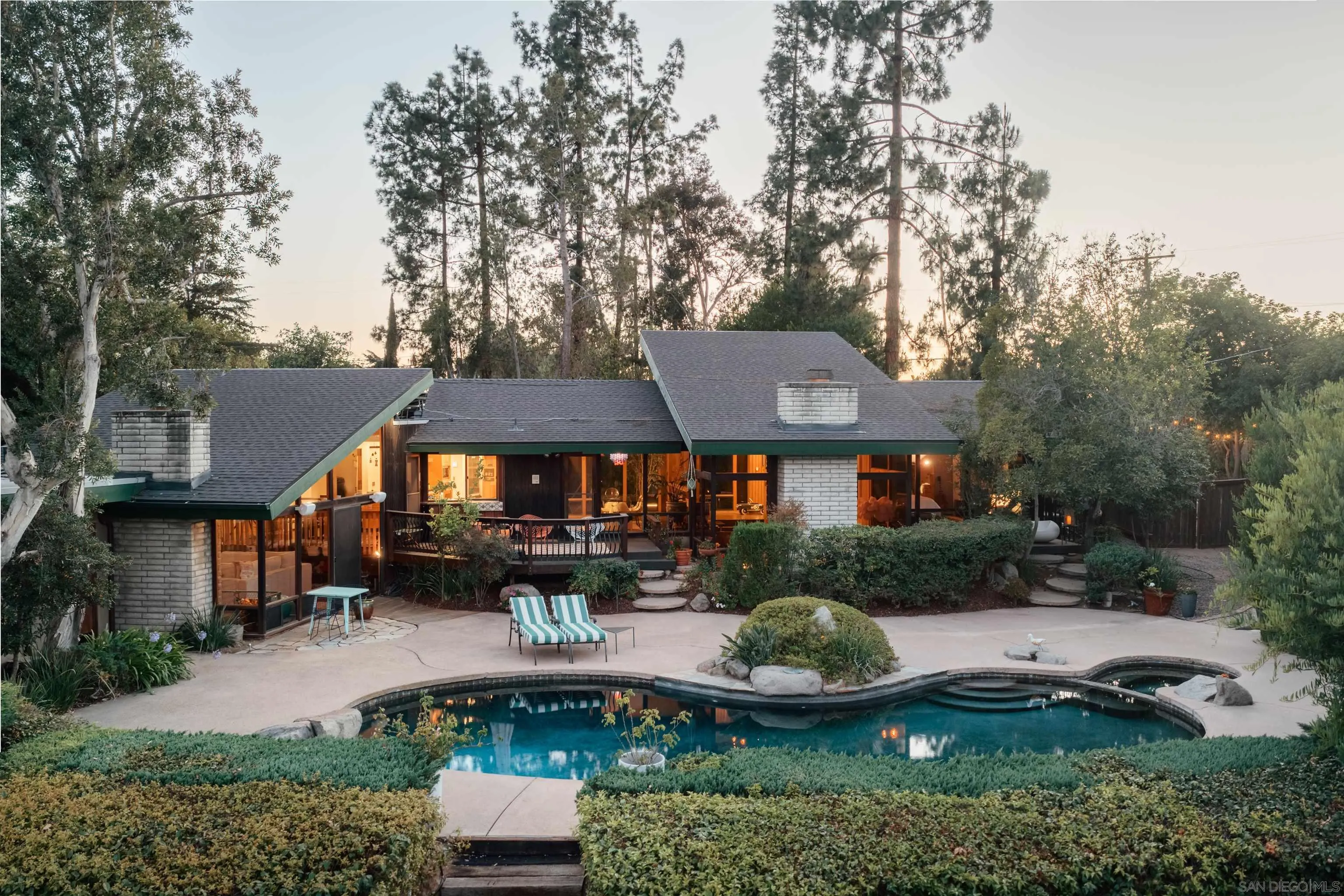 https://cdn.realtyfeed.com/cdn/127/260021240/7b2a2f02ff3443b92adc13ad60b5bf84.webp