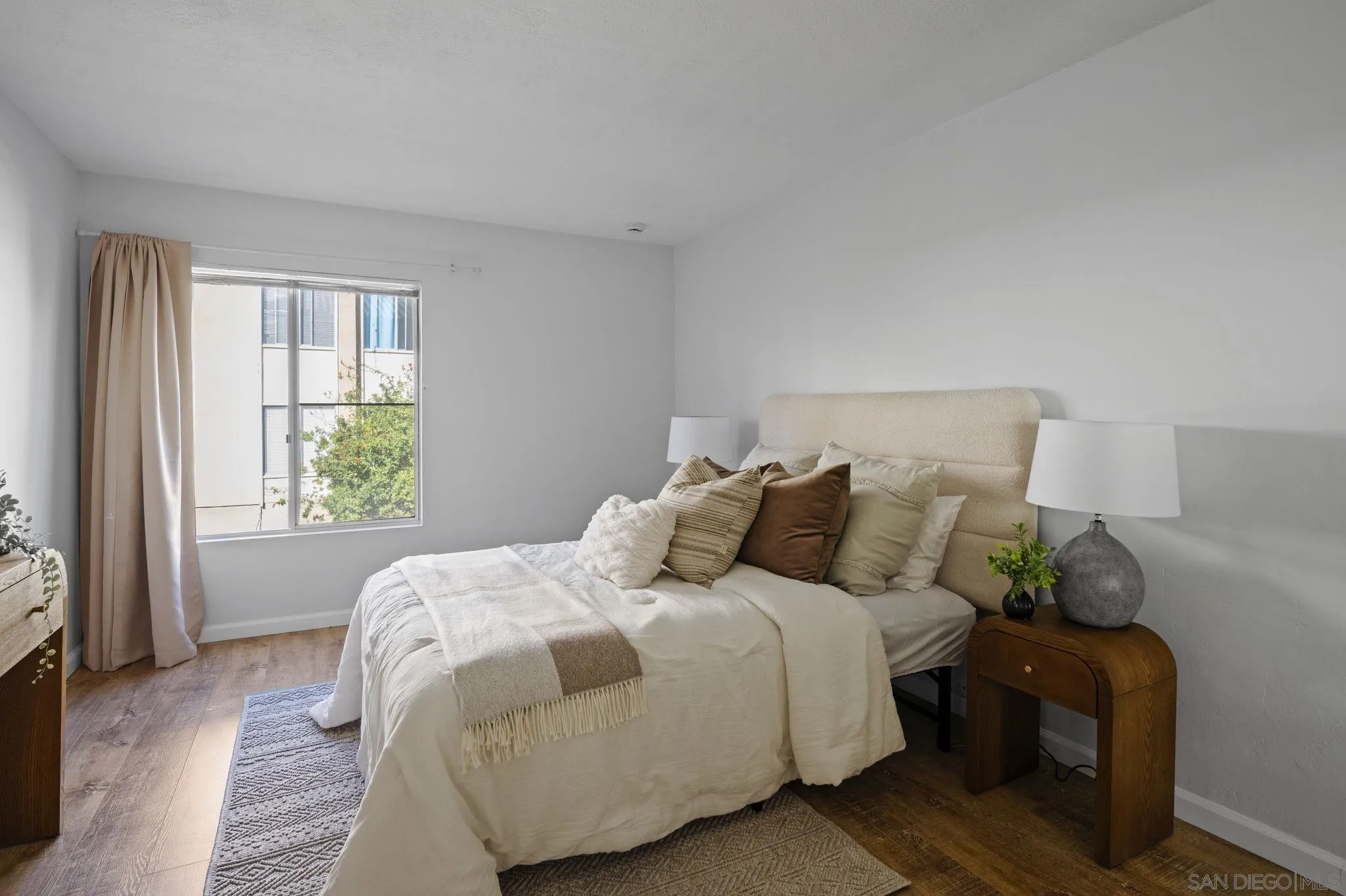 https://cdn.realtyfeed.com/cdn/127/260021242/0a56cca4d0f81db019d60441d7ef33e5.webp