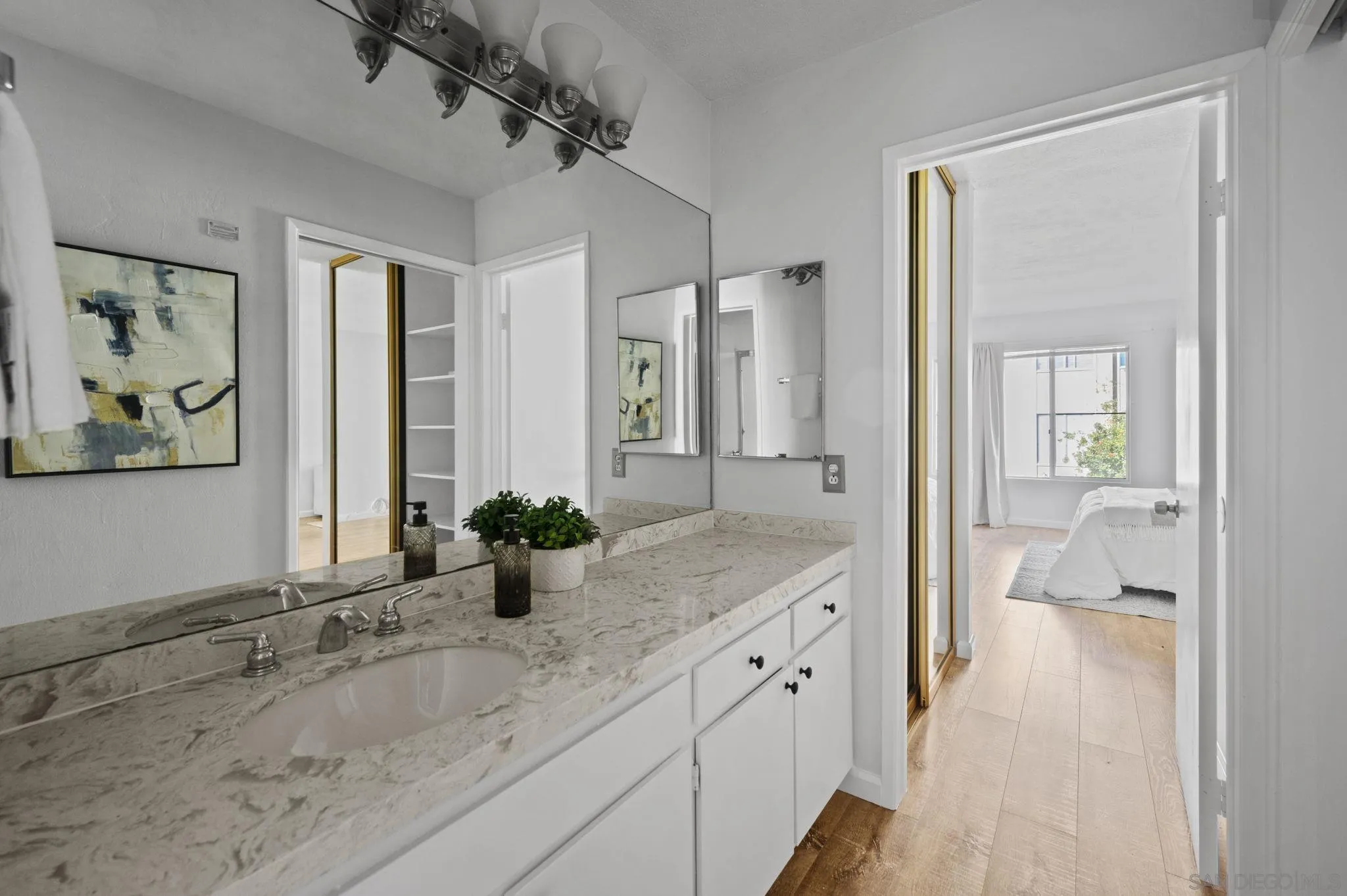 https://cdn.realtyfeed.com/cdn/127/260021242/be628beb560429ff3e2c47397f4d4682.webp