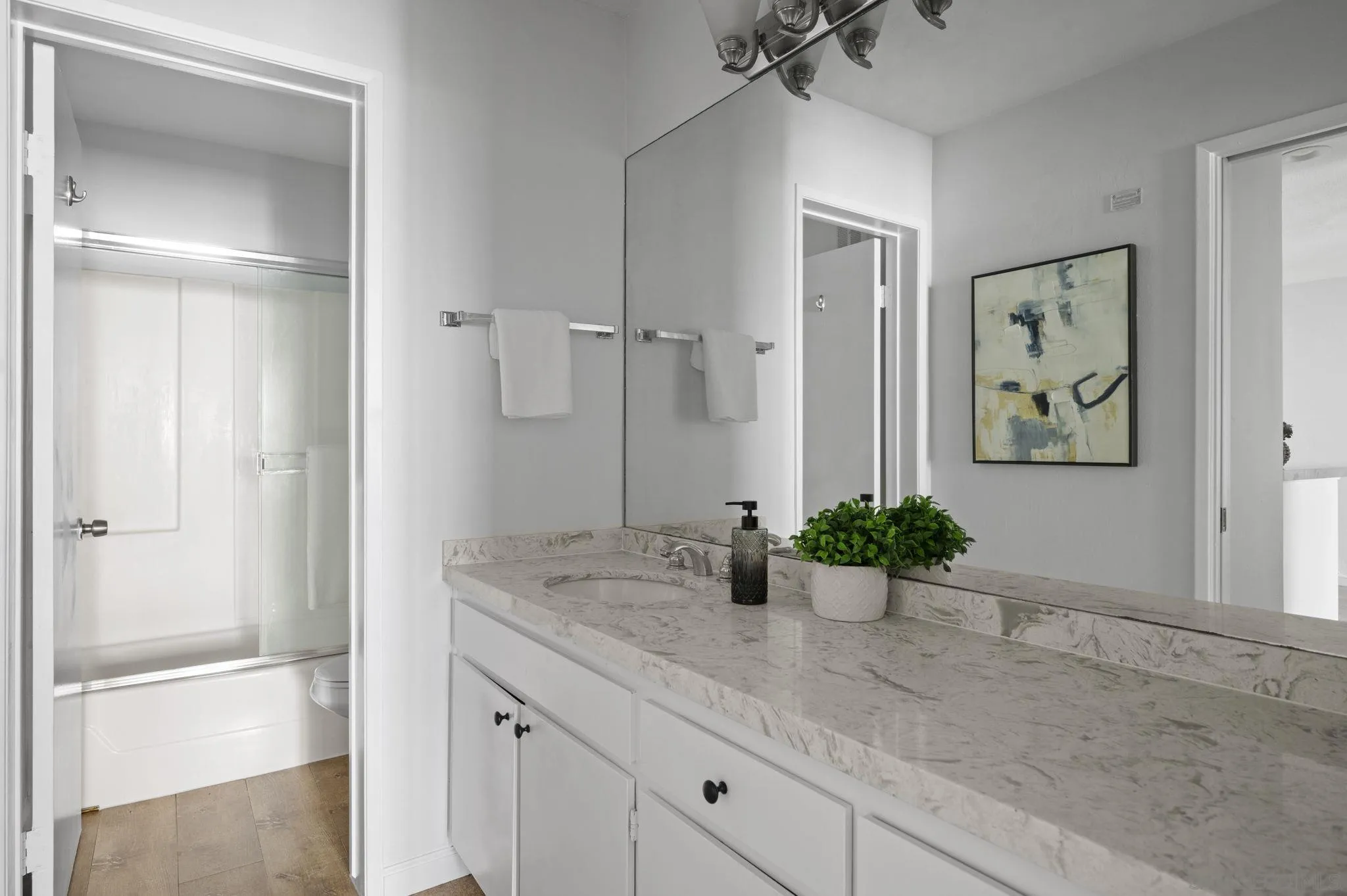 https://cdn.realtyfeed.com/cdn/127/260021242/e3c8e0c26fcd0e17f5cd99857cc22d0e.webp