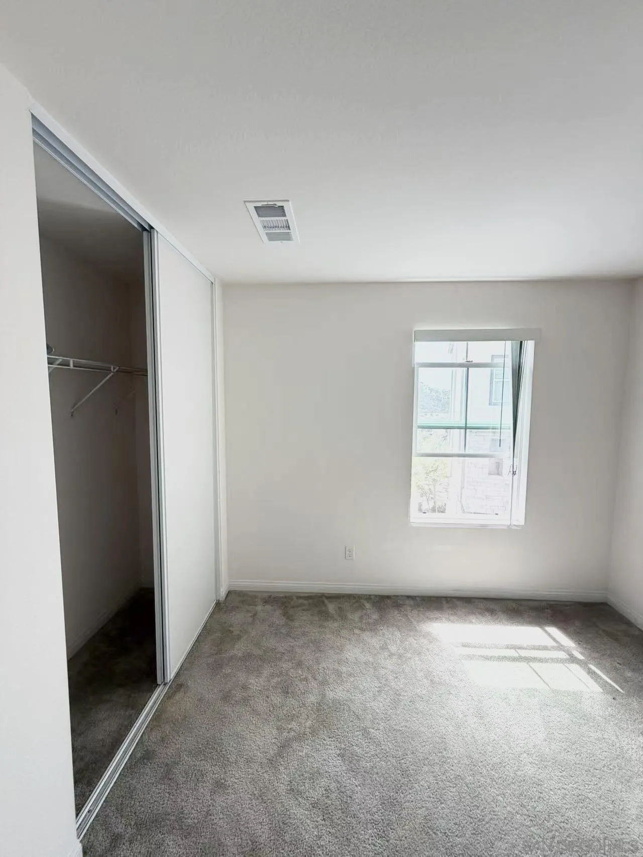 https://cdn.realtyfeed.com/cdn/127/260021244/5de73baeb9c7cb818835a8a0818f6204.webp