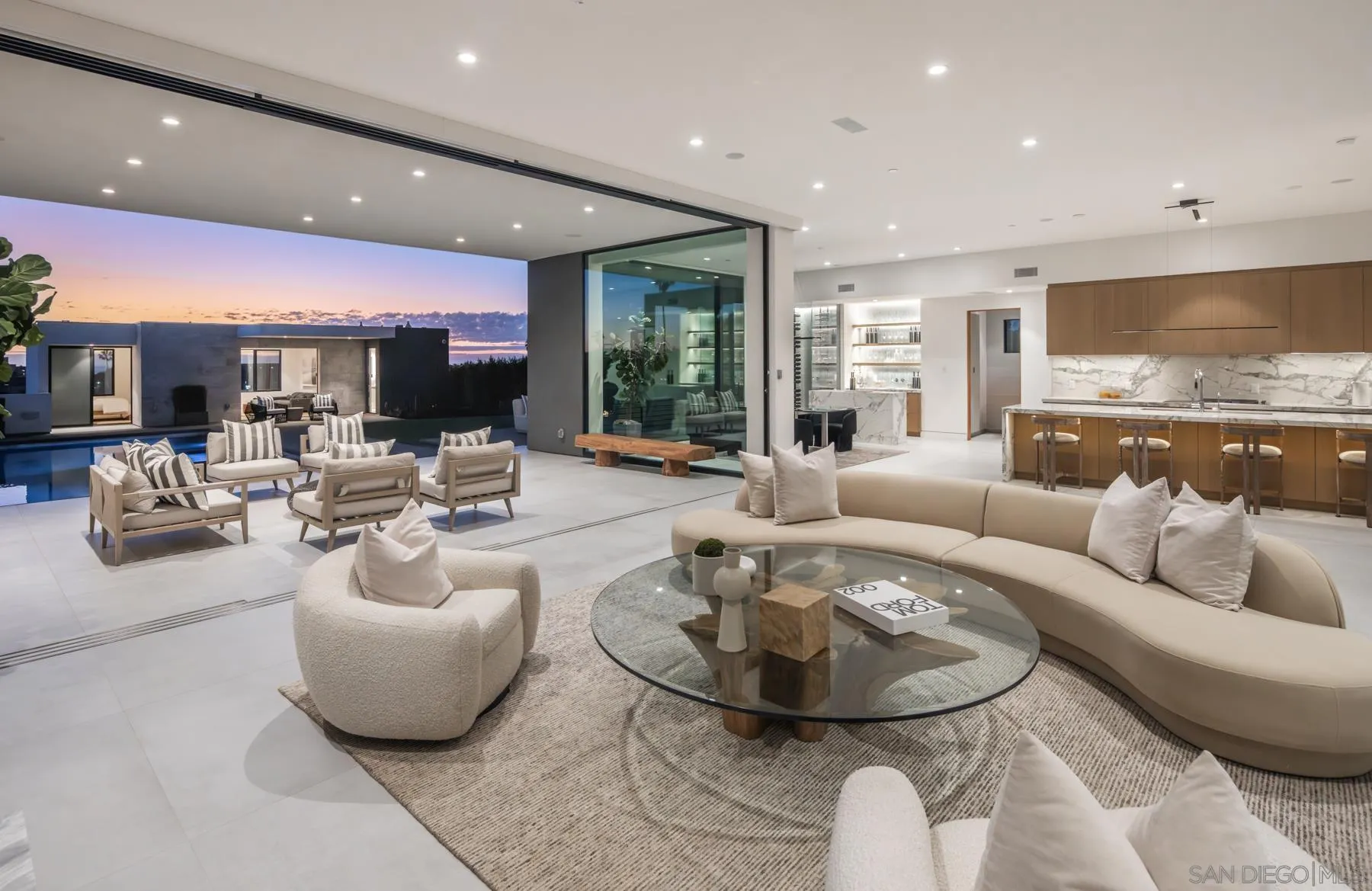https://cdn.realtyfeed.com/cdn/127/260021245/2bfd0cbe0352e709a7ee49a8615cbc8e.webp
