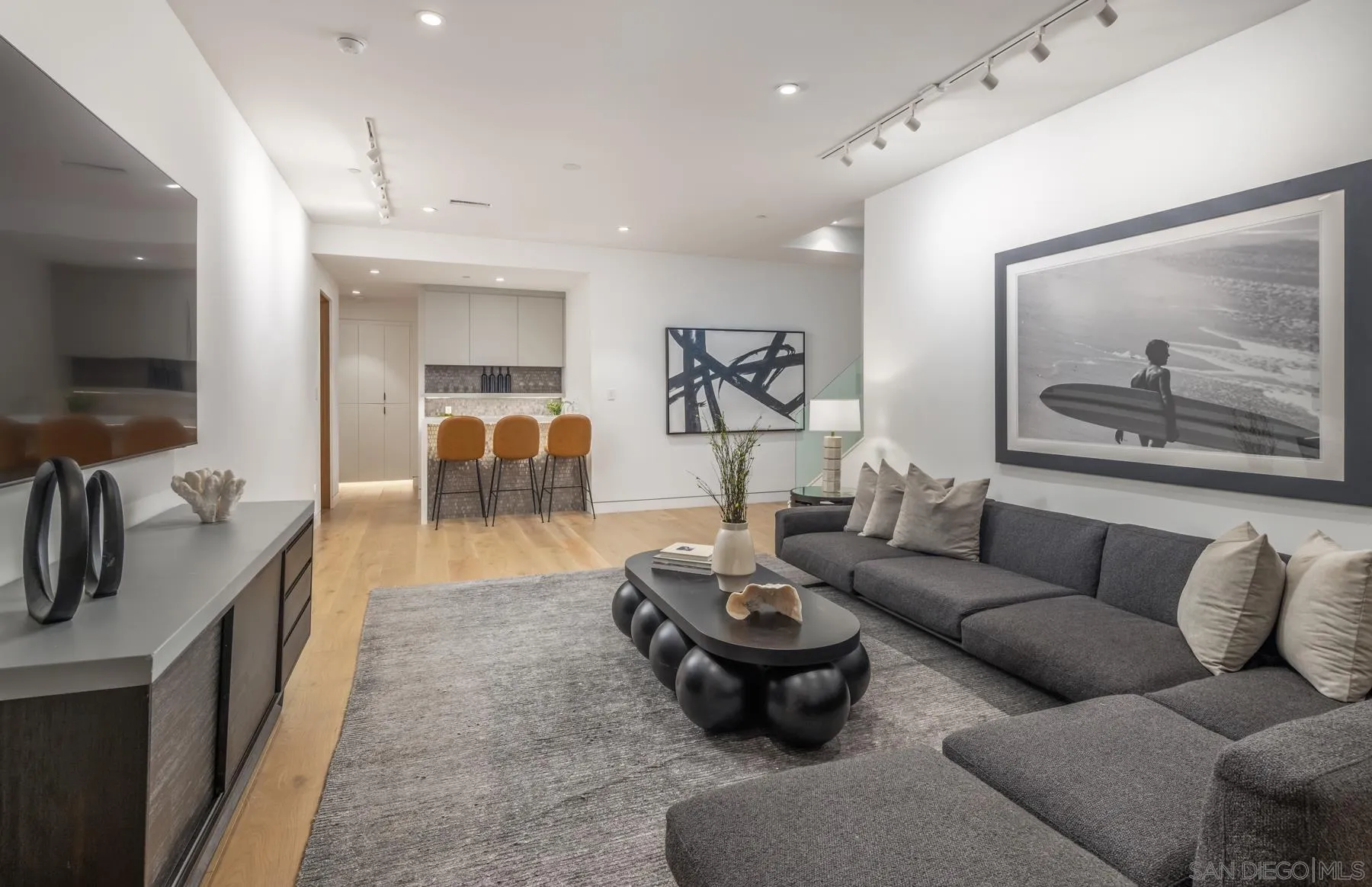 https://cdn.realtyfeed.com/cdn/127/260021245/7017a24efa8f2ee98345b72b38fa74da.webp