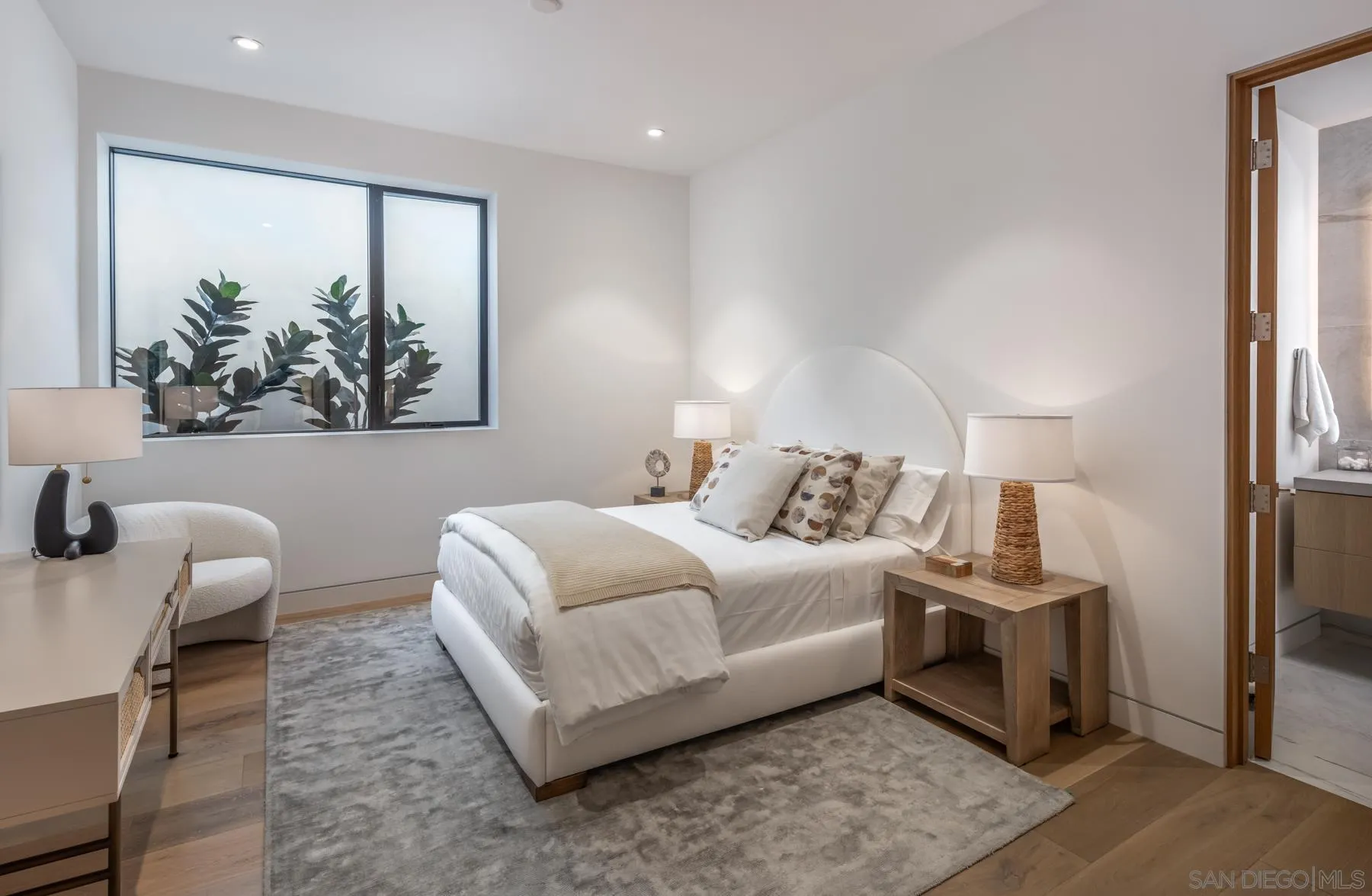 https://cdn.realtyfeed.com/cdn/127/260021245/70ea6157bb6b3953ae9a49850896c688.webp