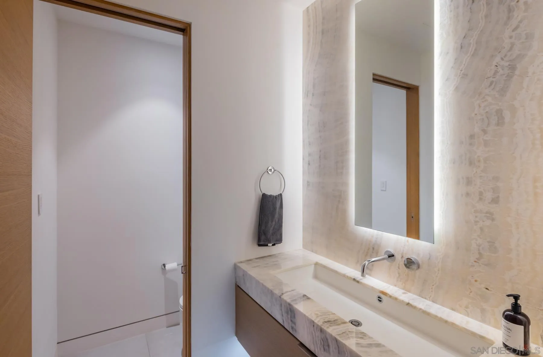 https://cdn.realtyfeed.com/cdn/127/260021245/81977dd4a6f2cfca443137b4c767051f.webp