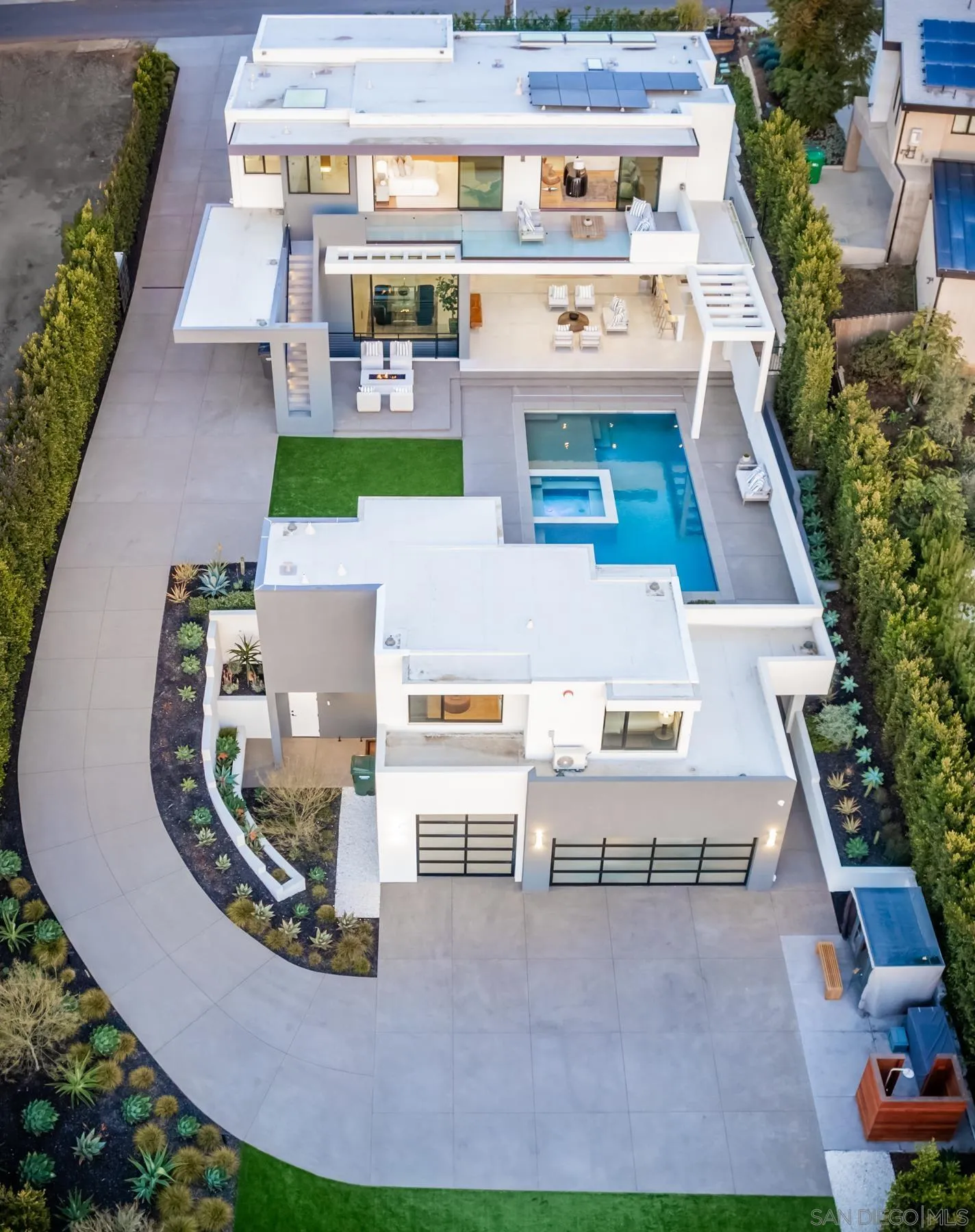 https://cdn.realtyfeed.com/cdn/127/260021245/947838186fee3e7369cb1a3af0d13ca0.webp