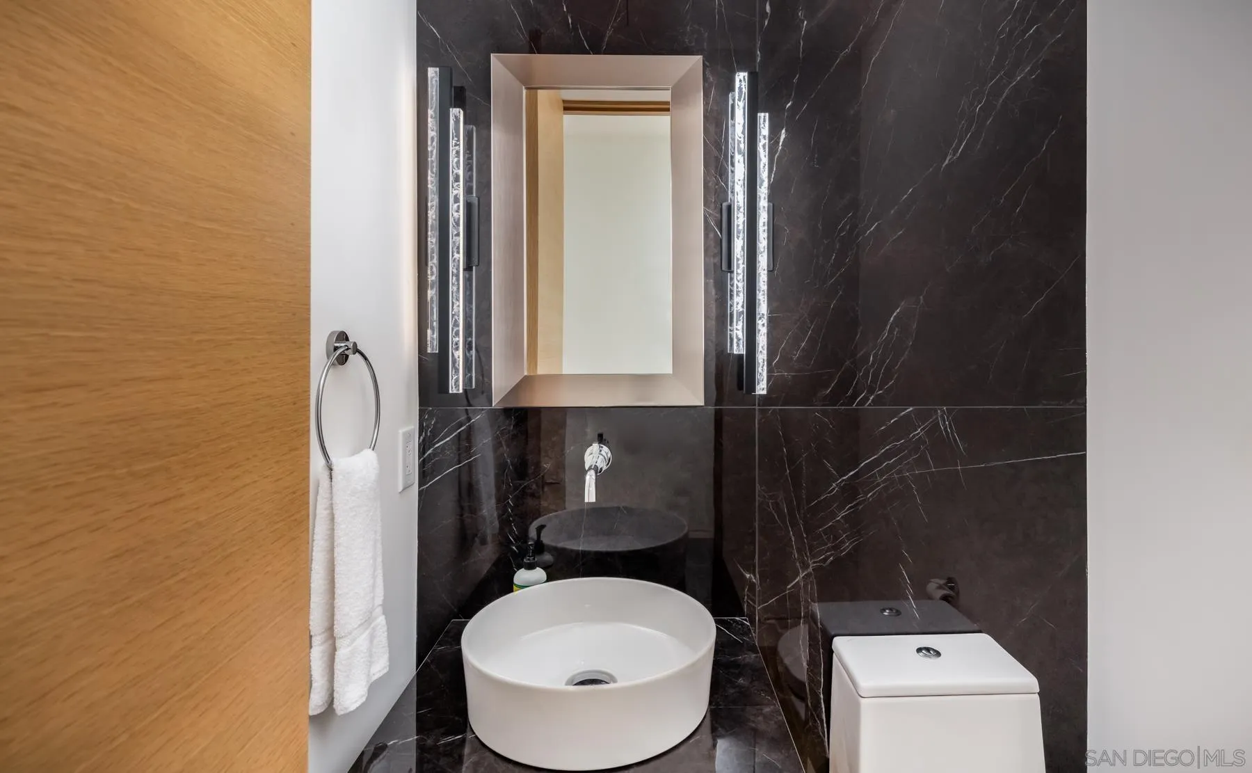 https://cdn.realtyfeed.com/cdn/127/260021245/9579505fd66dea15a22993139c30583a.webp