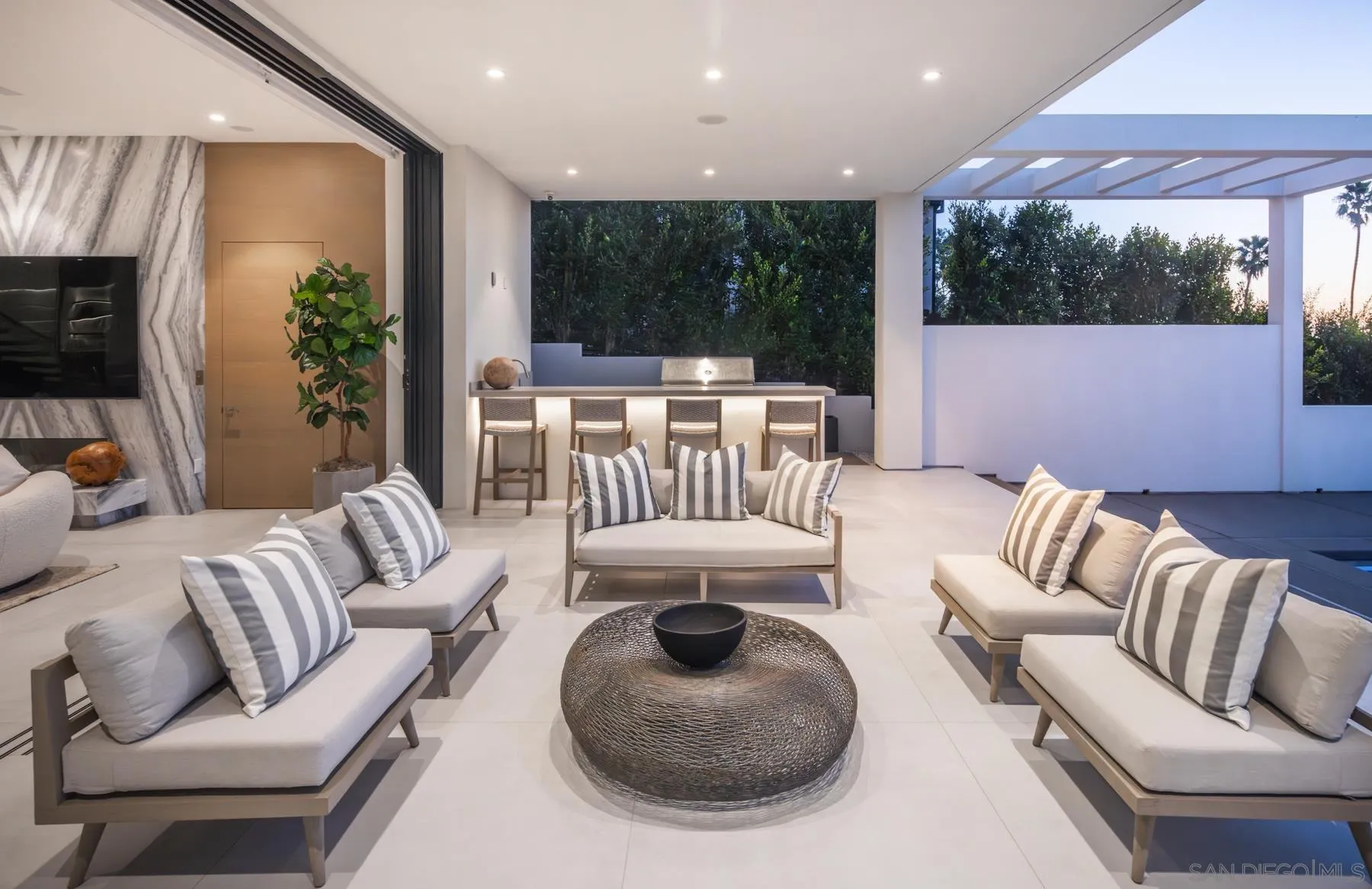 https://cdn.realtyfeed.com/cdn/127/260021245/ed1518bd3bb9723c9f533ca6db91c299.webp