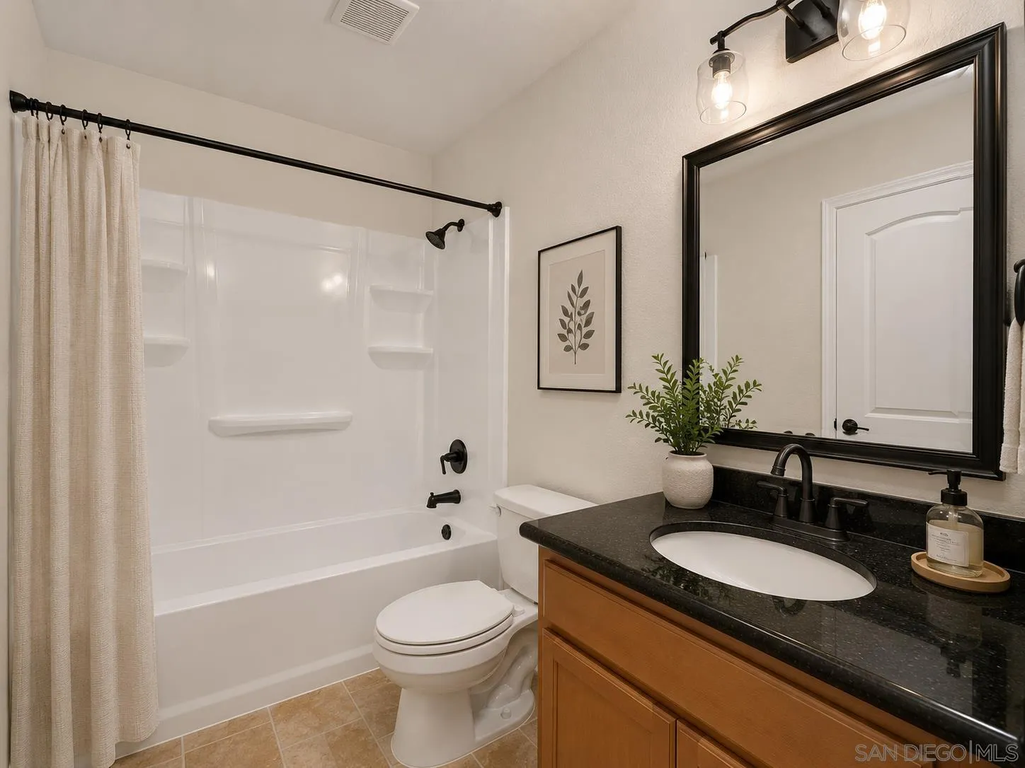 https://cdn.realtyfeed.com/cdn/127/260021250/d4b9c93fee46e2a2cc7455142771841e.webp