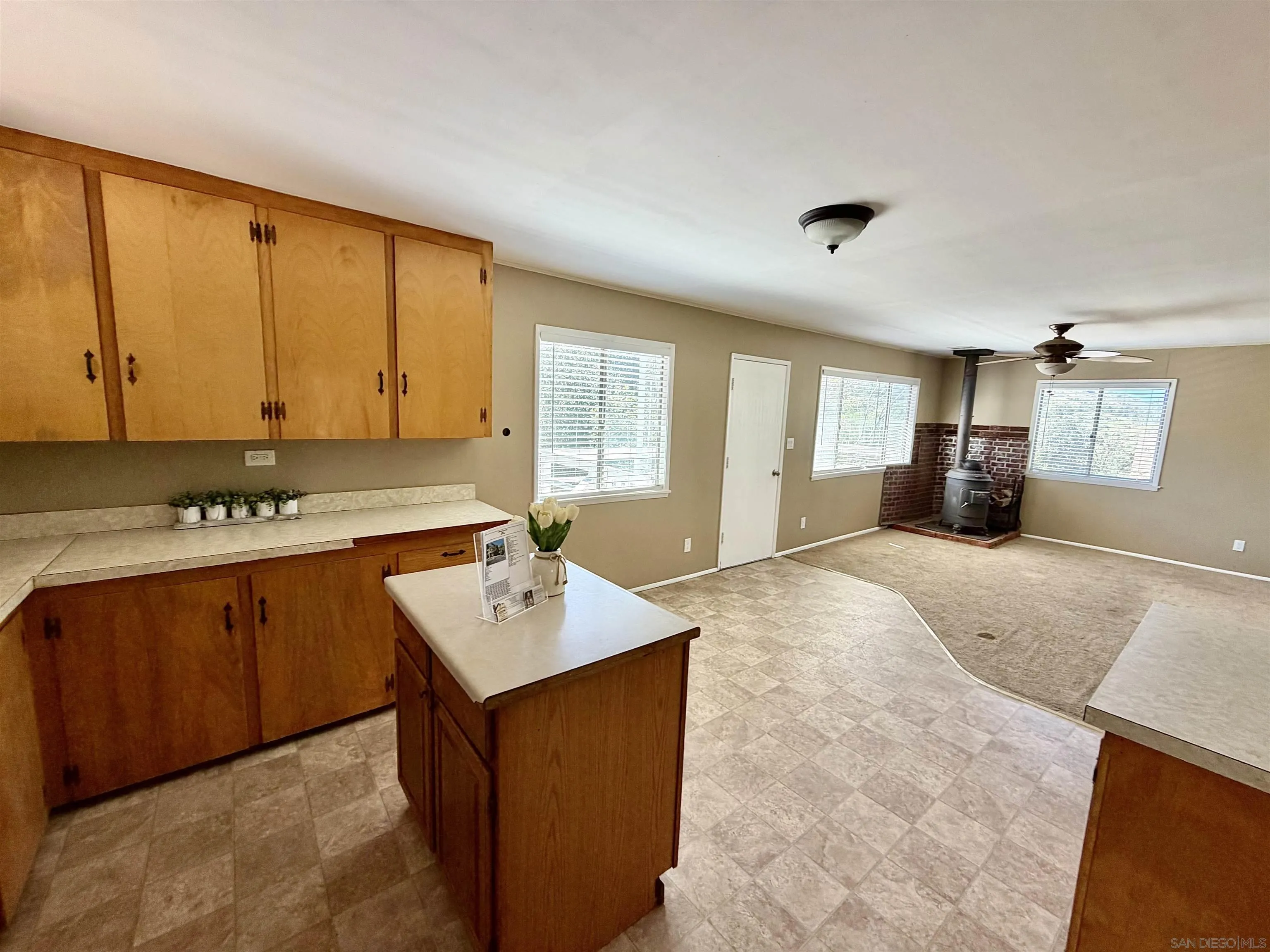 https://cdn.realtyfeed.com/cdn/127/260021251/4e87cfc90cf15754f0d96db5762738f8.webp