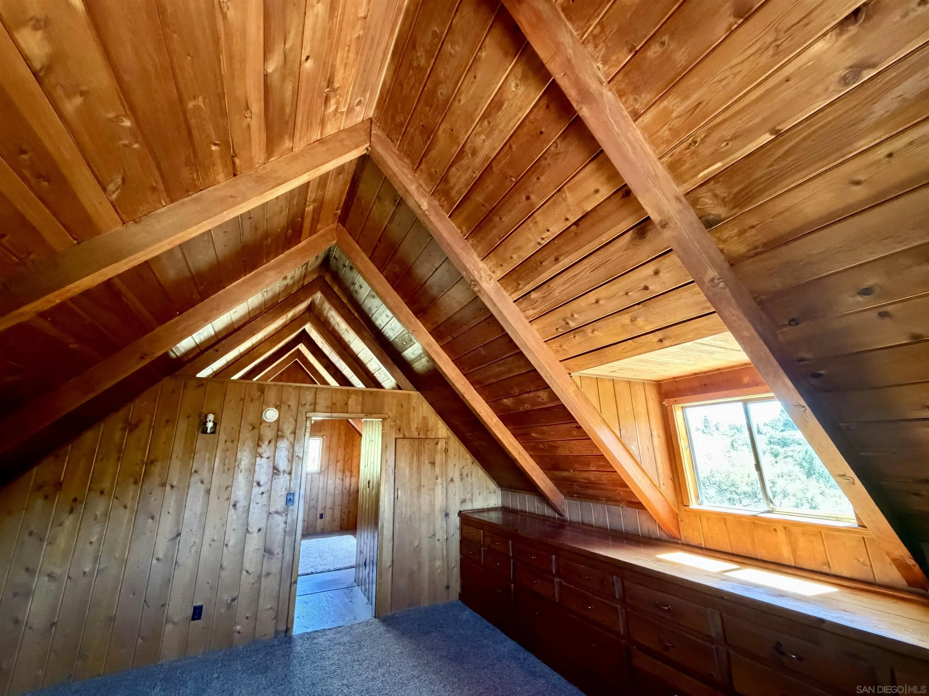 https://cdn.realtyfeed.com/cdn/127/260021251/ba61d043d519275ee6c3eba73b3add05.webp